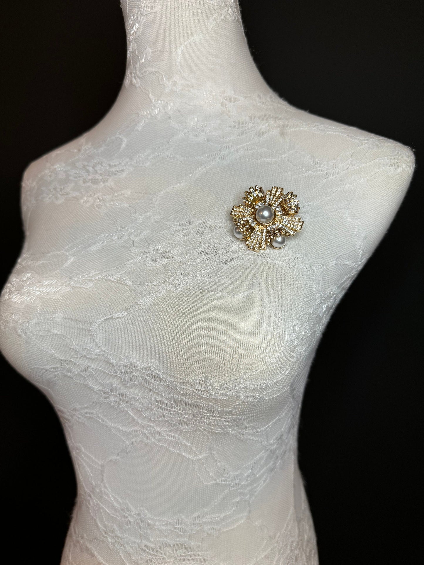 Brooch Rhinestone Crystal Brooch Jewel Brooch, Stunning Brooch, Wedding, Bridal, Sash, Pin on Brooch, Gold, Silver, Elegant, Dress, Blazer