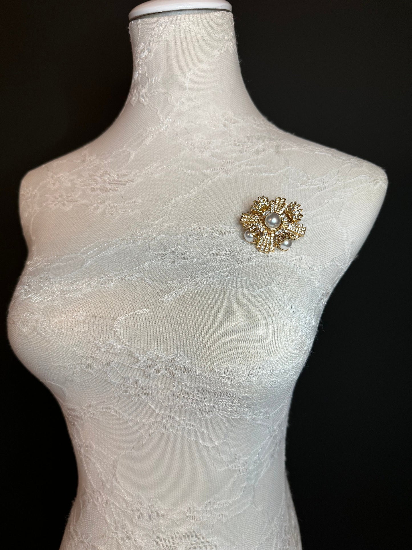Brooch Rhinestone Crystal Brooch Jewel Brooch, Stunning Brooch, Wedding, Bridal, Sash, Pin on Brooch, Gold, Silver, Elegant, Dress, Blazer