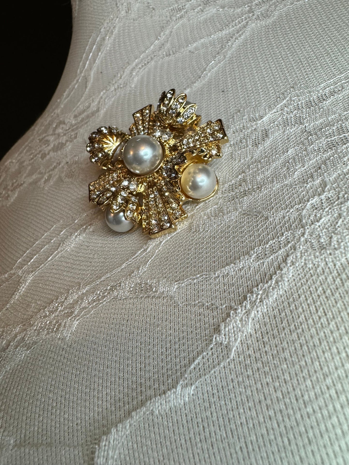 Brooch Rhinestone Crystal Brooch Jewel Brooch, Stunning Brooch, Wedding, Bridal, Sash, Pin on Brooch, Gold, Silver, Elegant, Dress, Blazer