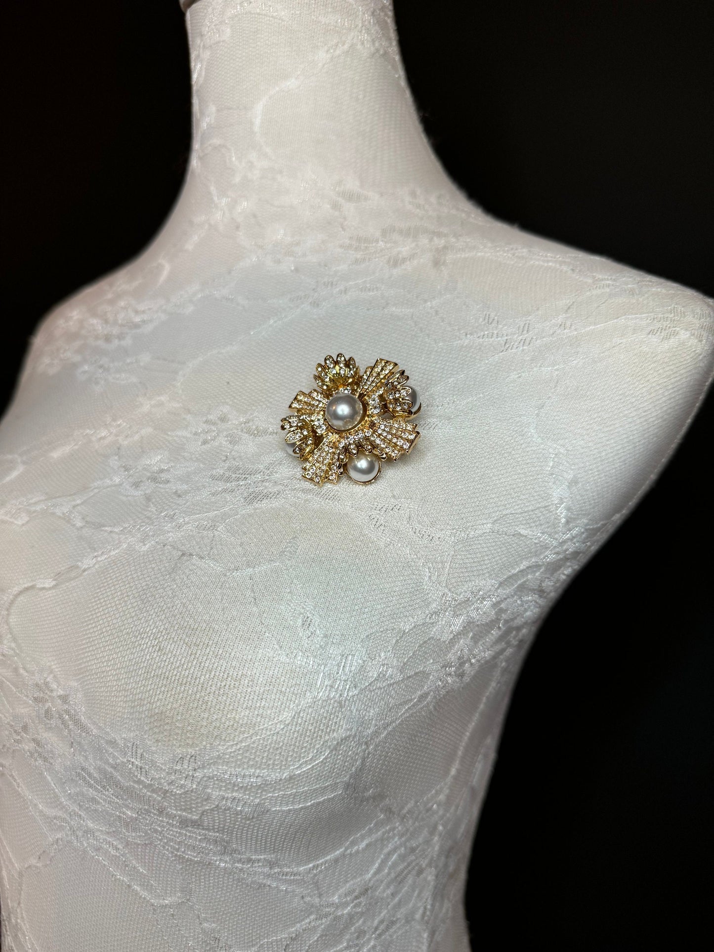 Brooch Rhinestone Crystal Brooch Jewel Brooch, Stunning Brooch, Wedding, Bridal, Sash, Pin on Brooch, Gold, Silver, Elegant, Dress, Blazer