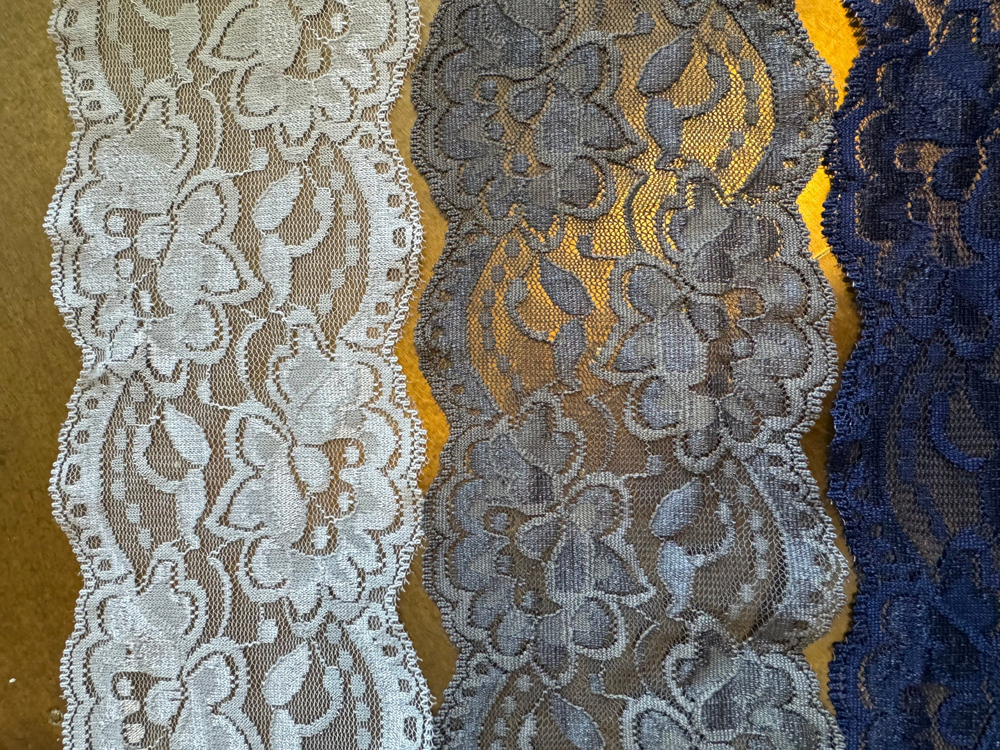 Wide Floral Stretch Lace Trim, Double Scallop, 3.5 Inch
