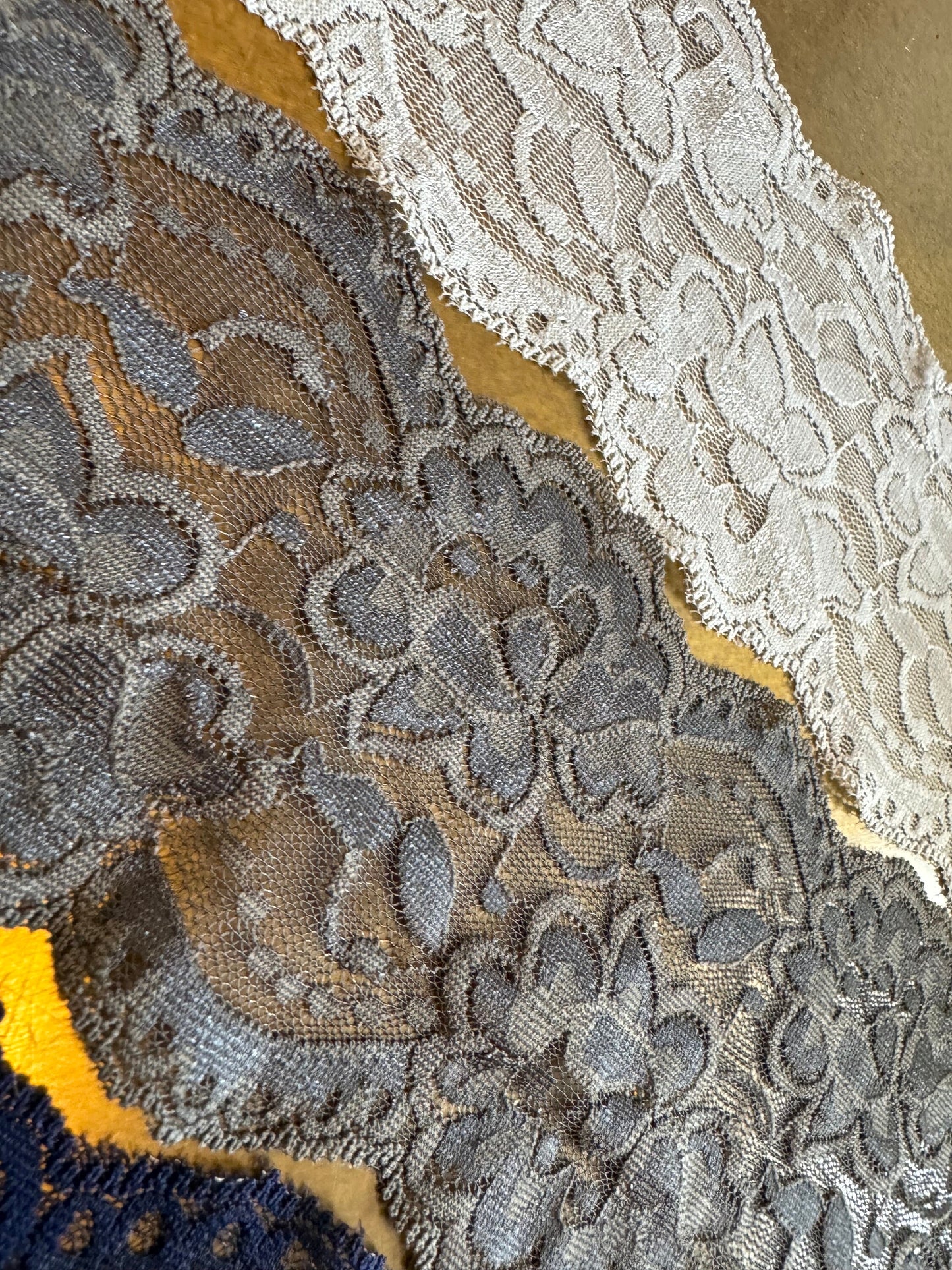 Wide Floral Stretch Lace Trim, Double Scallop, 3.5 Inch