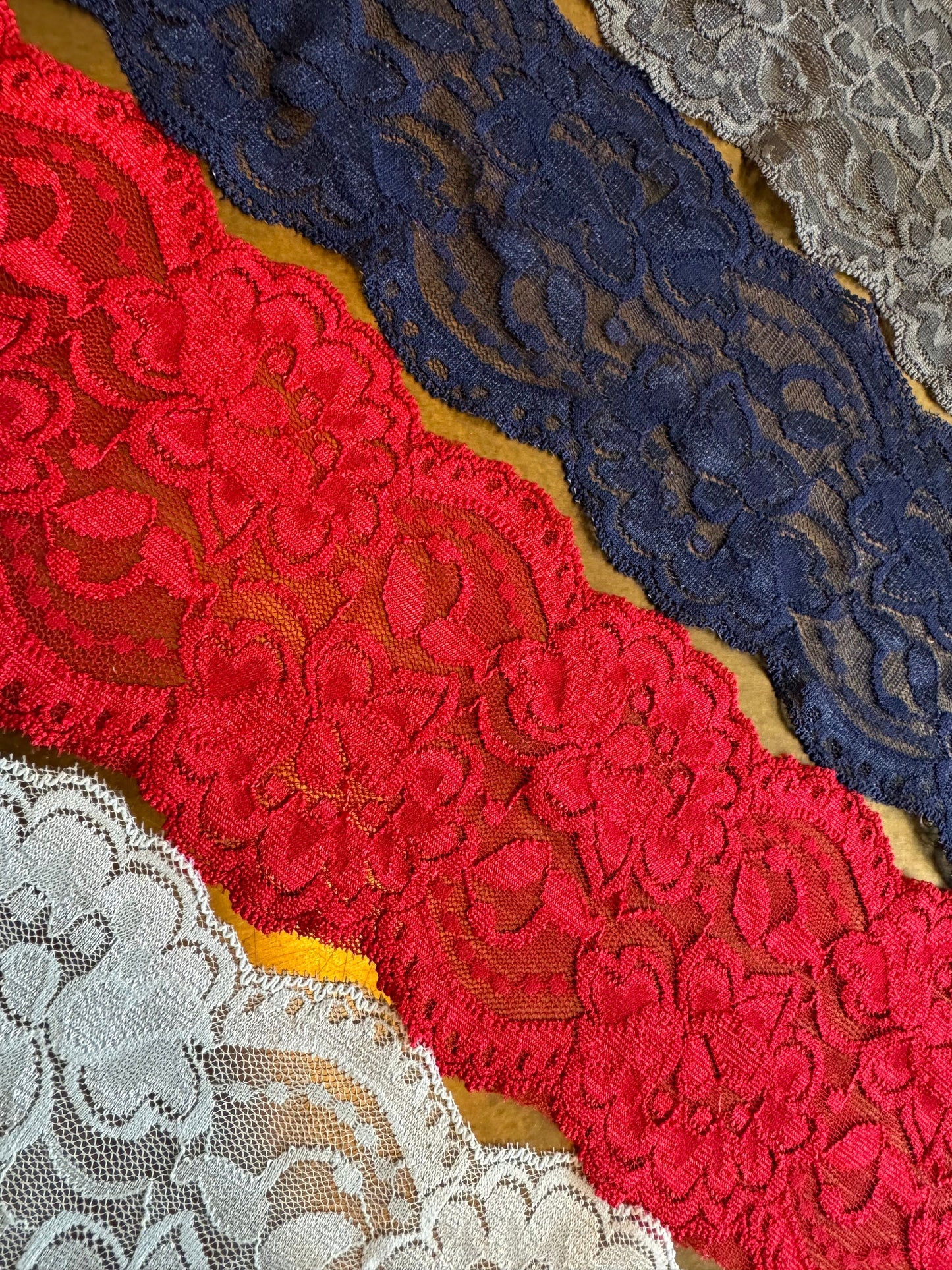 Wide Floral Stretch Lace Trim, Double Scallop, 3.5 Inch