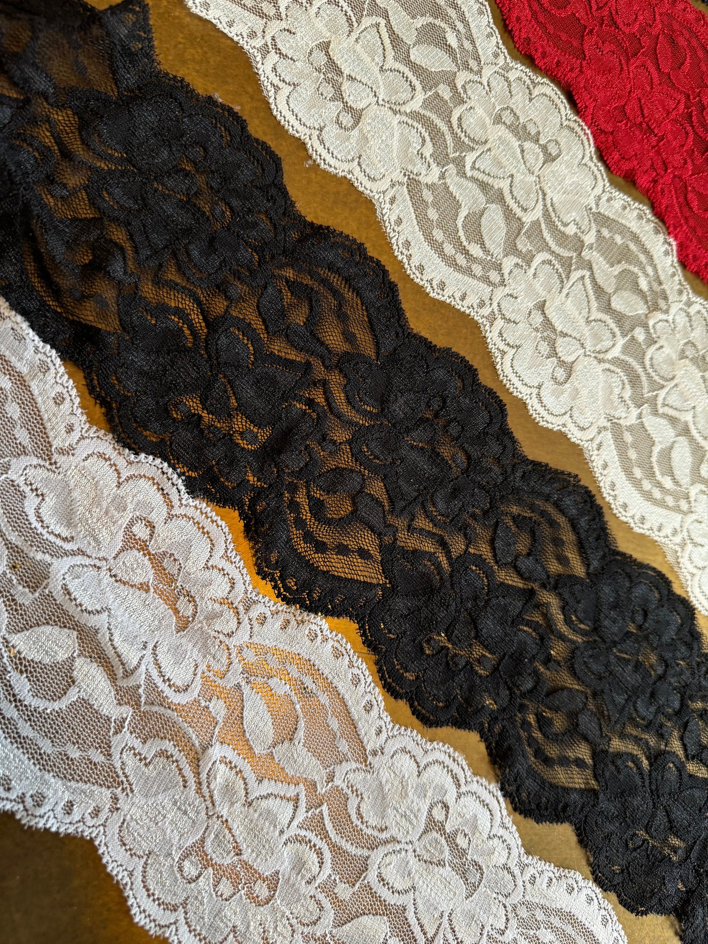 Wide Floral Stretch Lace Trim, Double Scallop, 3.5 Inch