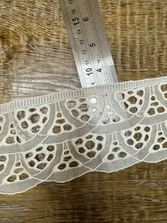3.5” Lace, Lace, White, 8.5cm wide, Wide Beautiful Lace, Cream Lace trim, Dresses, Clothing, Furnishings, Crafts
