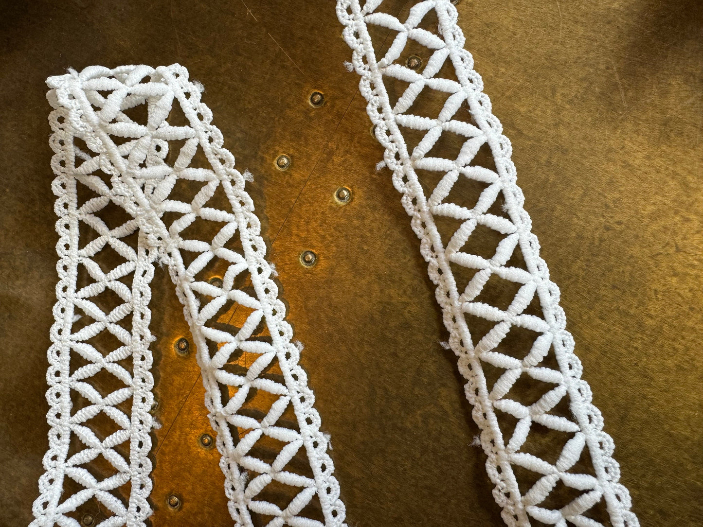 1 1/4” Wide Ivory Criss Cross Lace Trim