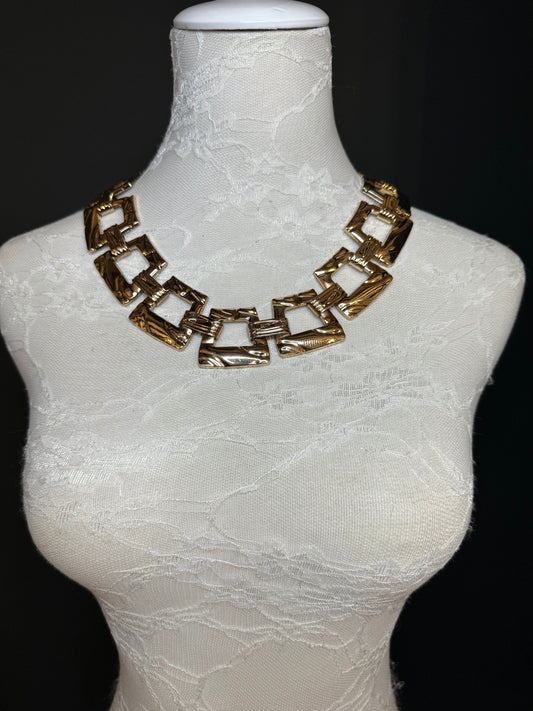 Necklace, Hammered Metal Necklace, Necklace, Gold, FAN Design, FAN Exclusive, Gift, Accessory, Fashion, Elegant Necklace