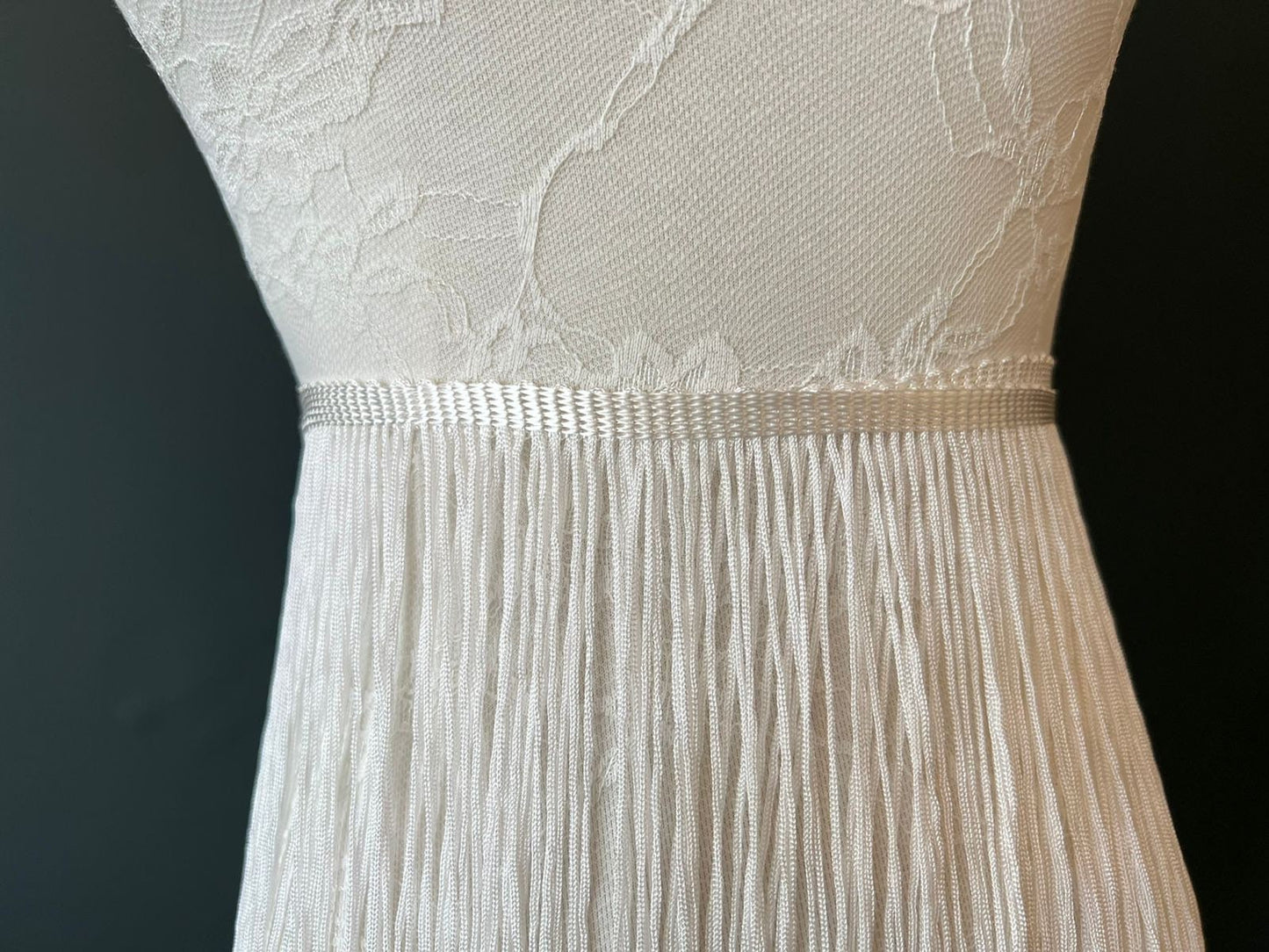 Ivory Fringe Trim, Dense Quality, 19" Drop