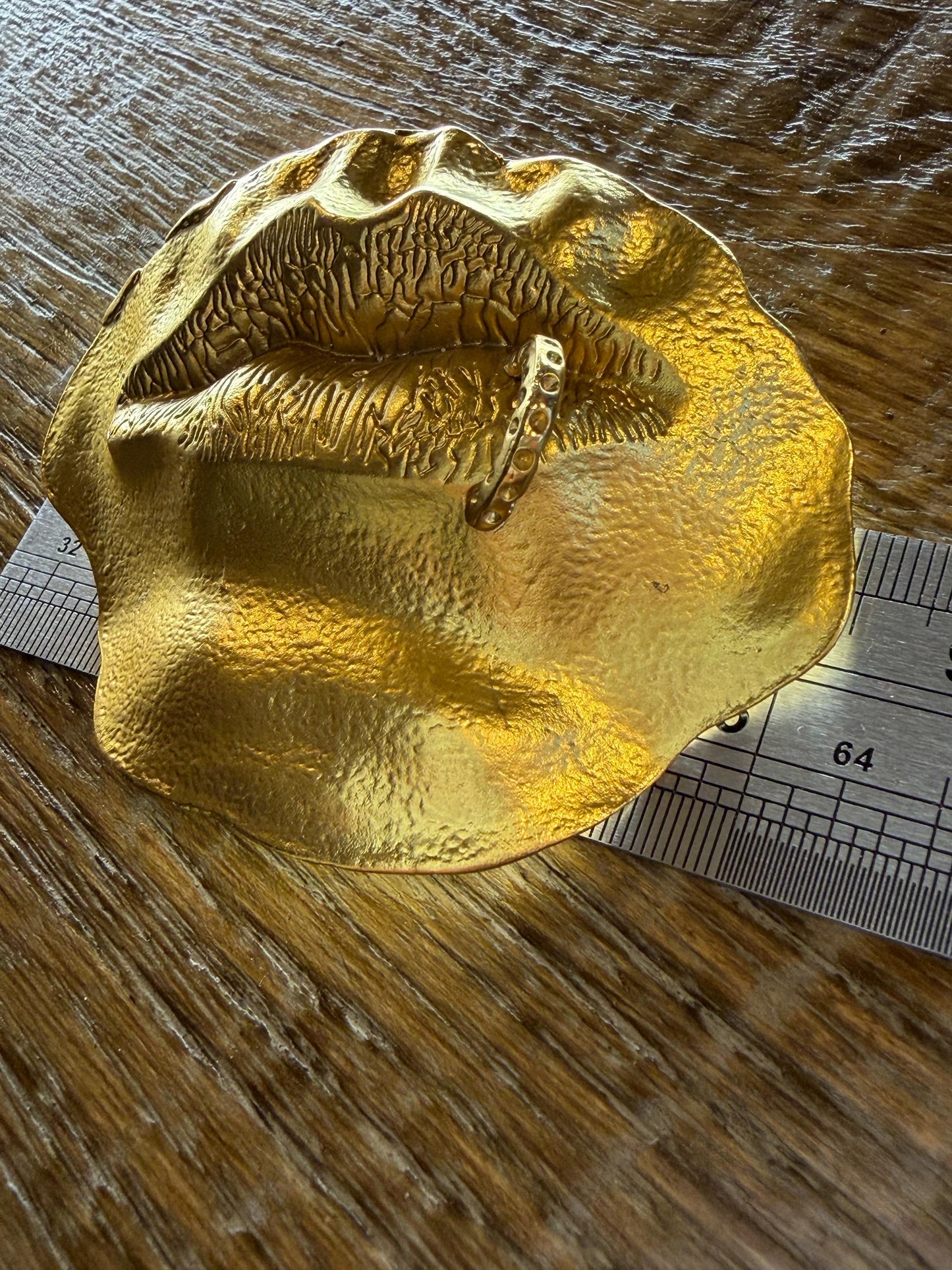 Large Gold Mouth Brooch, Unusual FAN Design, Statement Brooch (8cm x 6cm)
