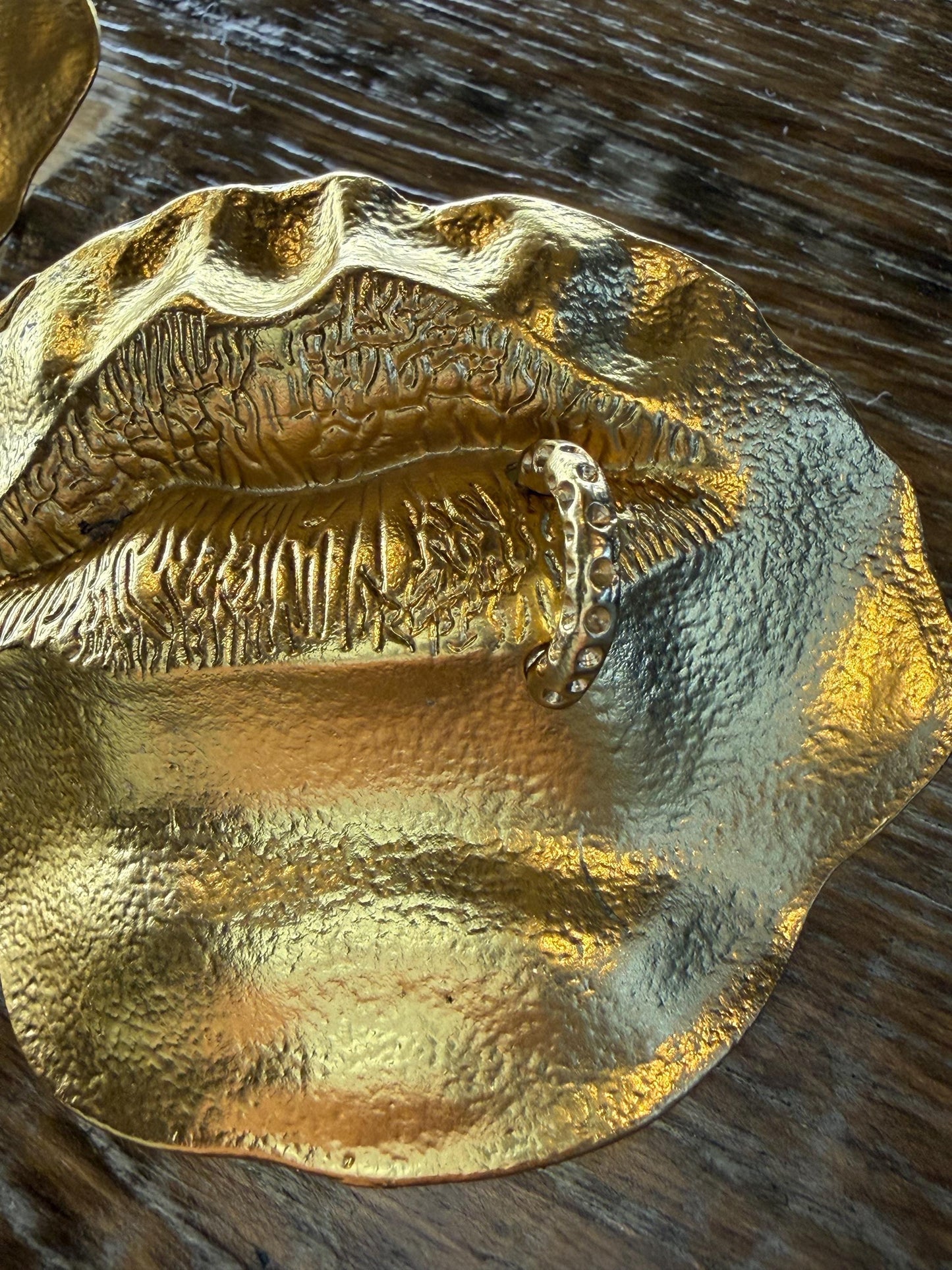Large Gold Mouth Brooch, Unusual FAN Design, Statement Brooch (8cm x 6cm)