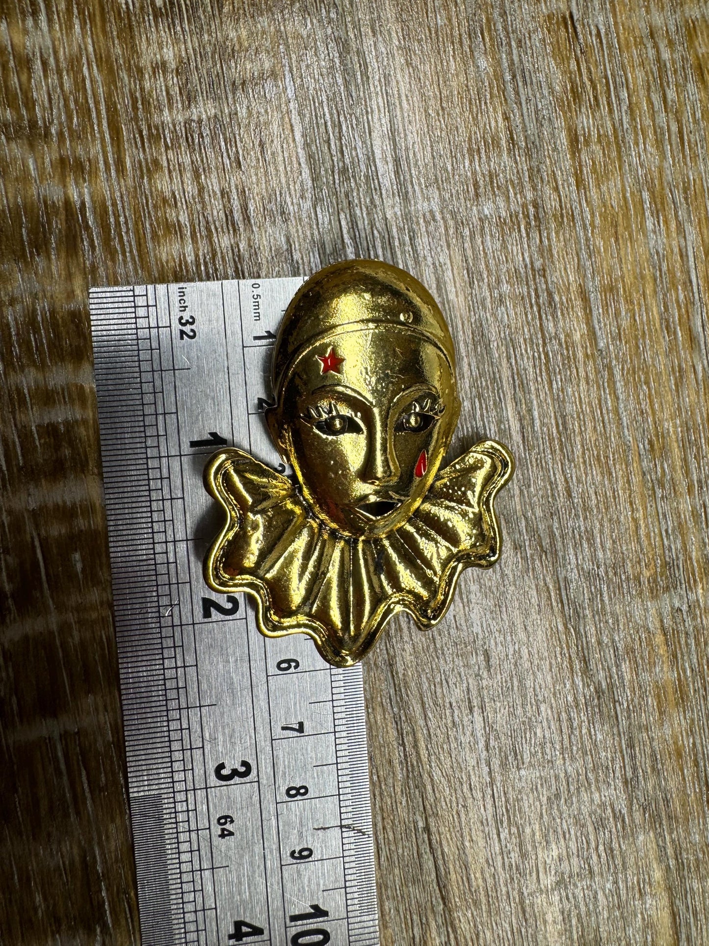 3D Gold Jester Brooch: Metal Pin Accessory (2" x 2.5")