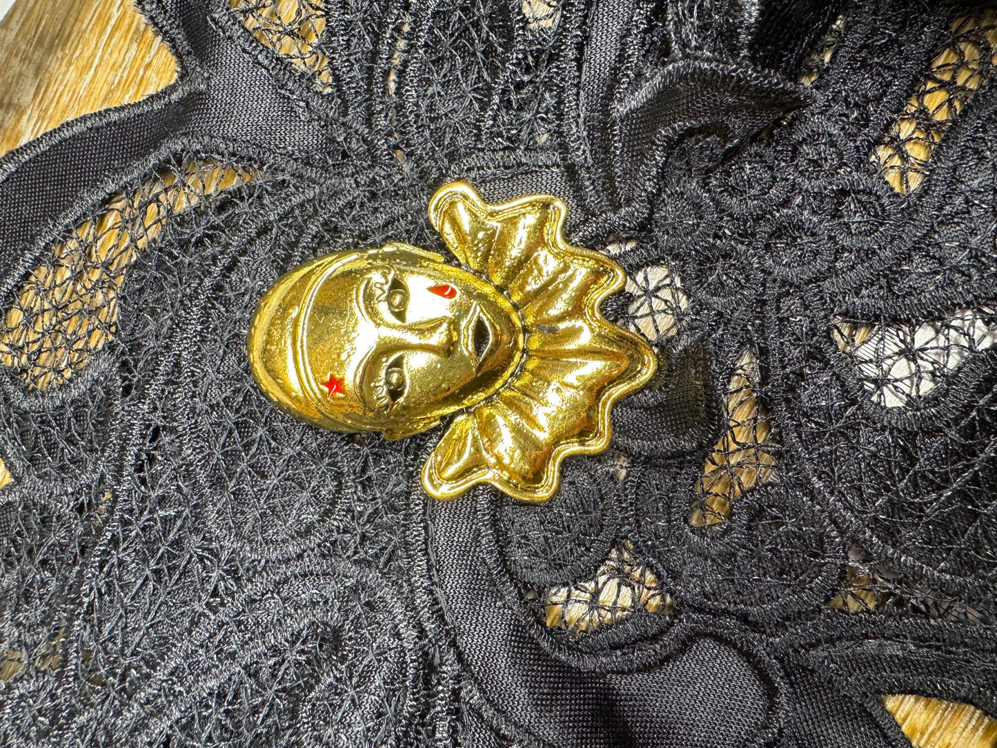 3D Gold Jester Brooch: Metal Pin Accessory (2" x 2.5")