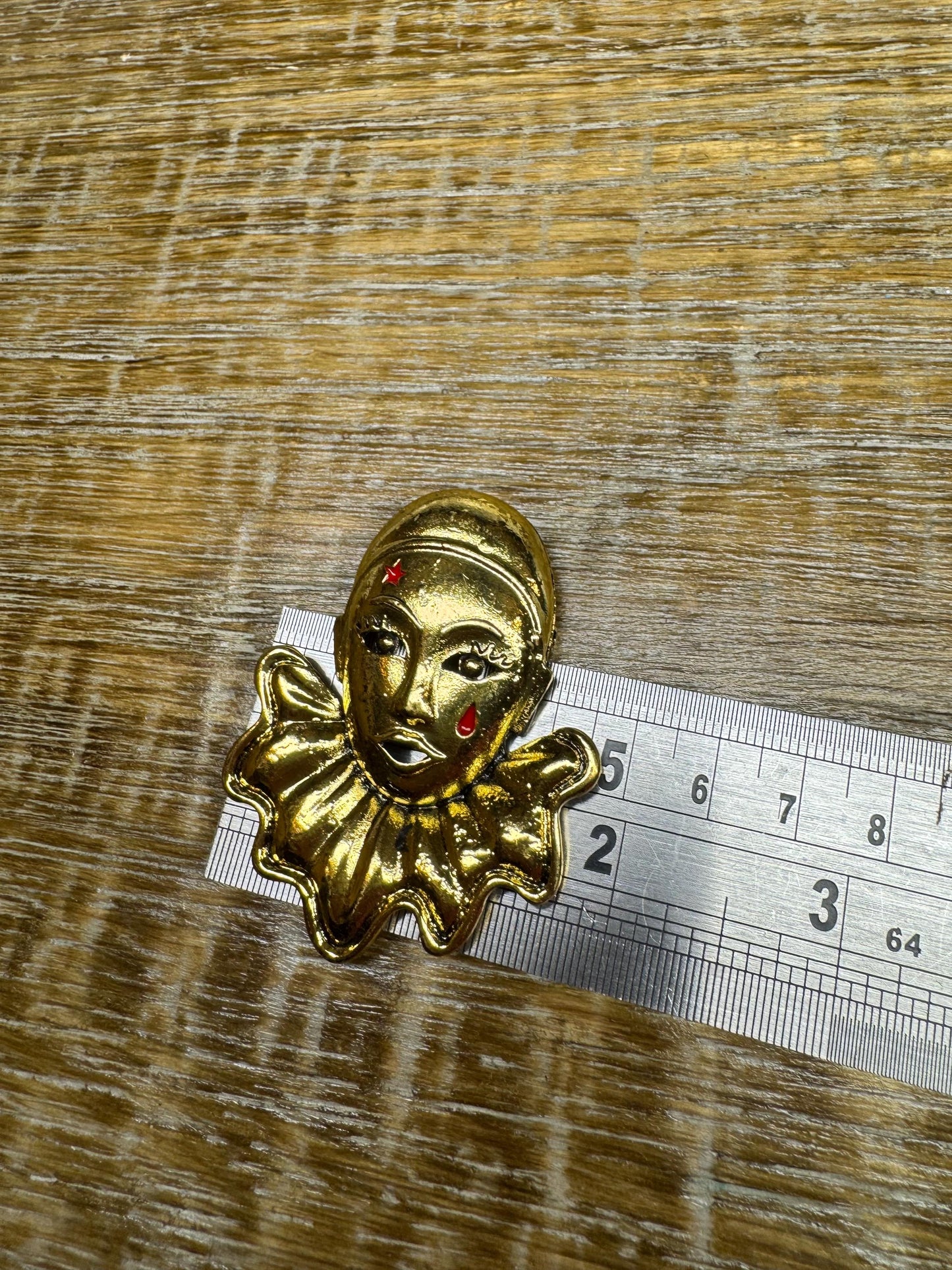 3D Gold Jester Brooch: Metal Pin Accessory (2" x 2.5")