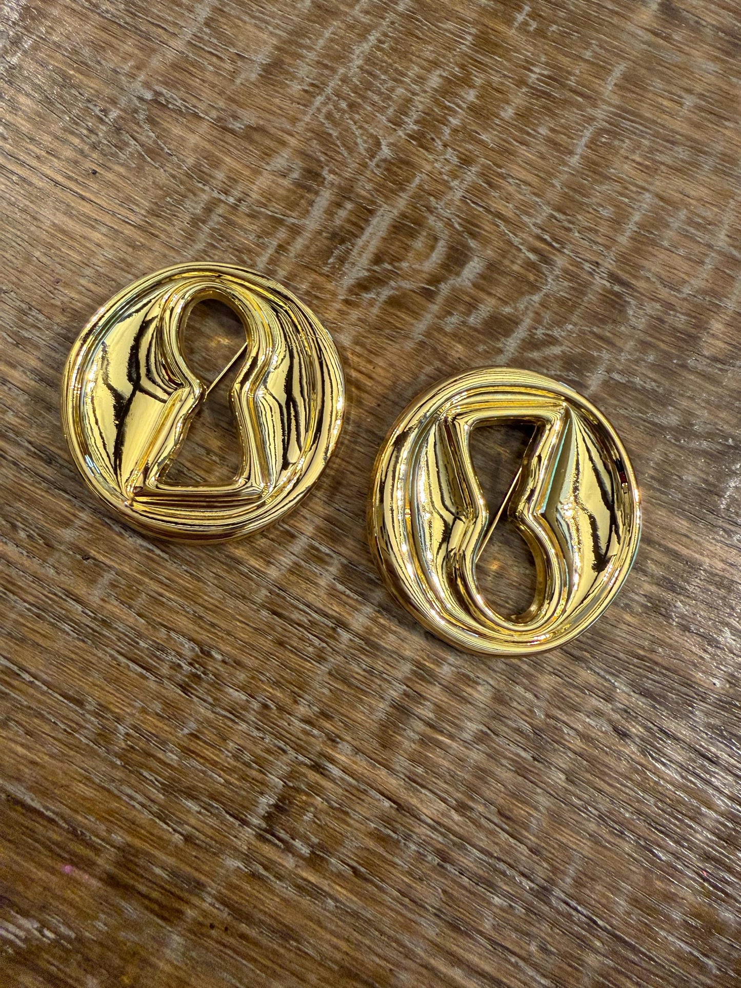 Large Gold Keyhole Brooch, Statement Metal Pin (6cm)