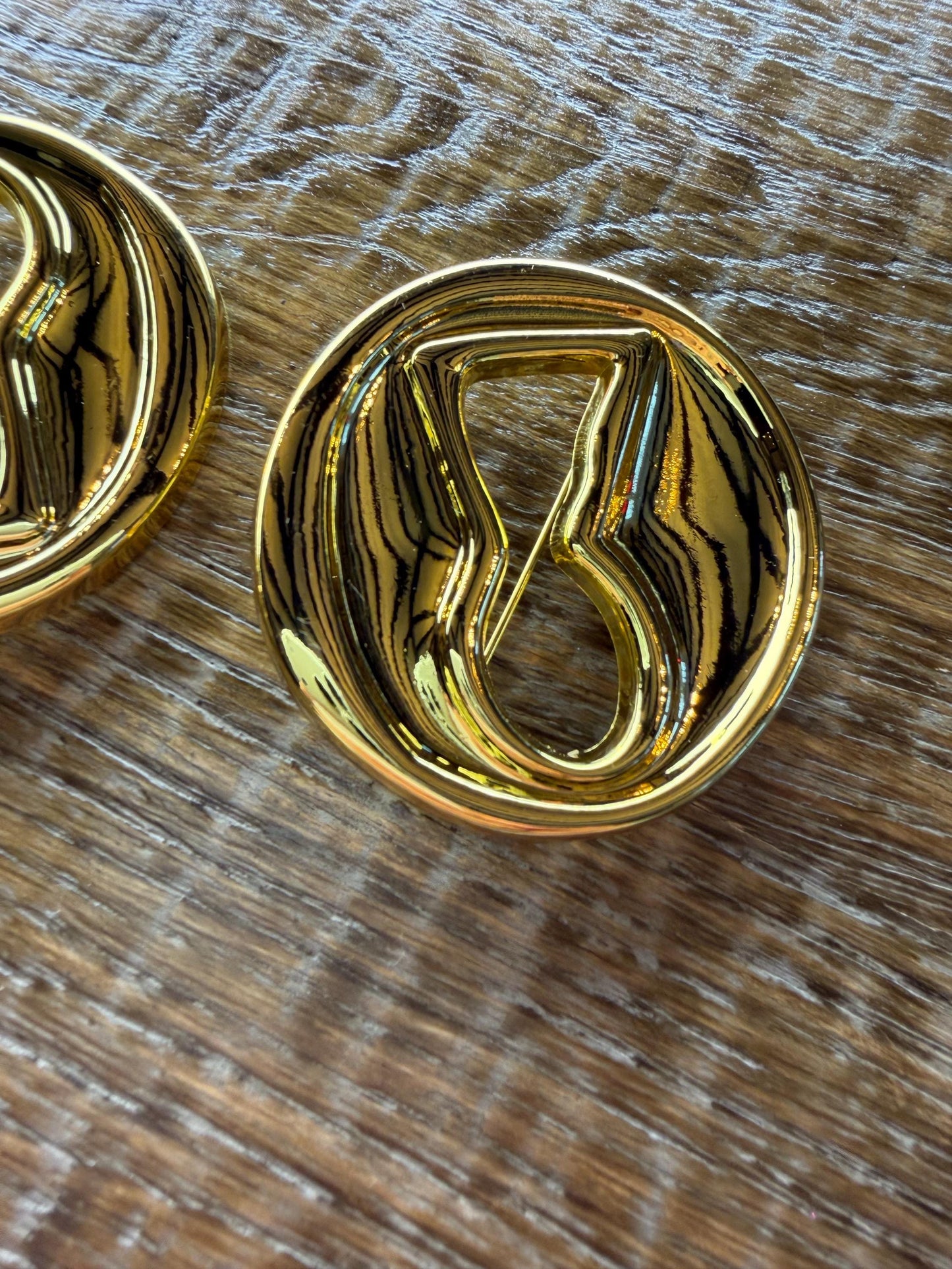 Large Gold Keyhole Brooch, Statement Metal Pin (6cm)