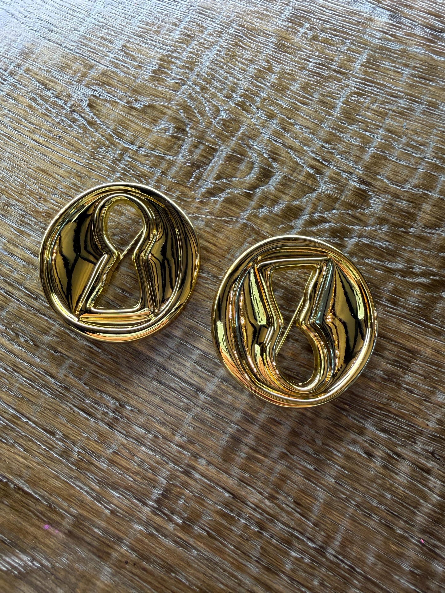 Large Gold Keyhole Brooch, Statement Metal Pin (6cm)