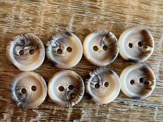 15mm Mock Horn Buttons (24L)