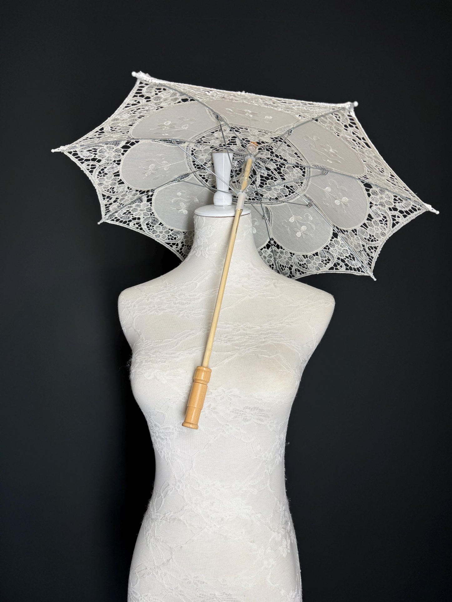 Ecru Beige Lace Umbrella: Vintage Style Wedding Sun Protection
