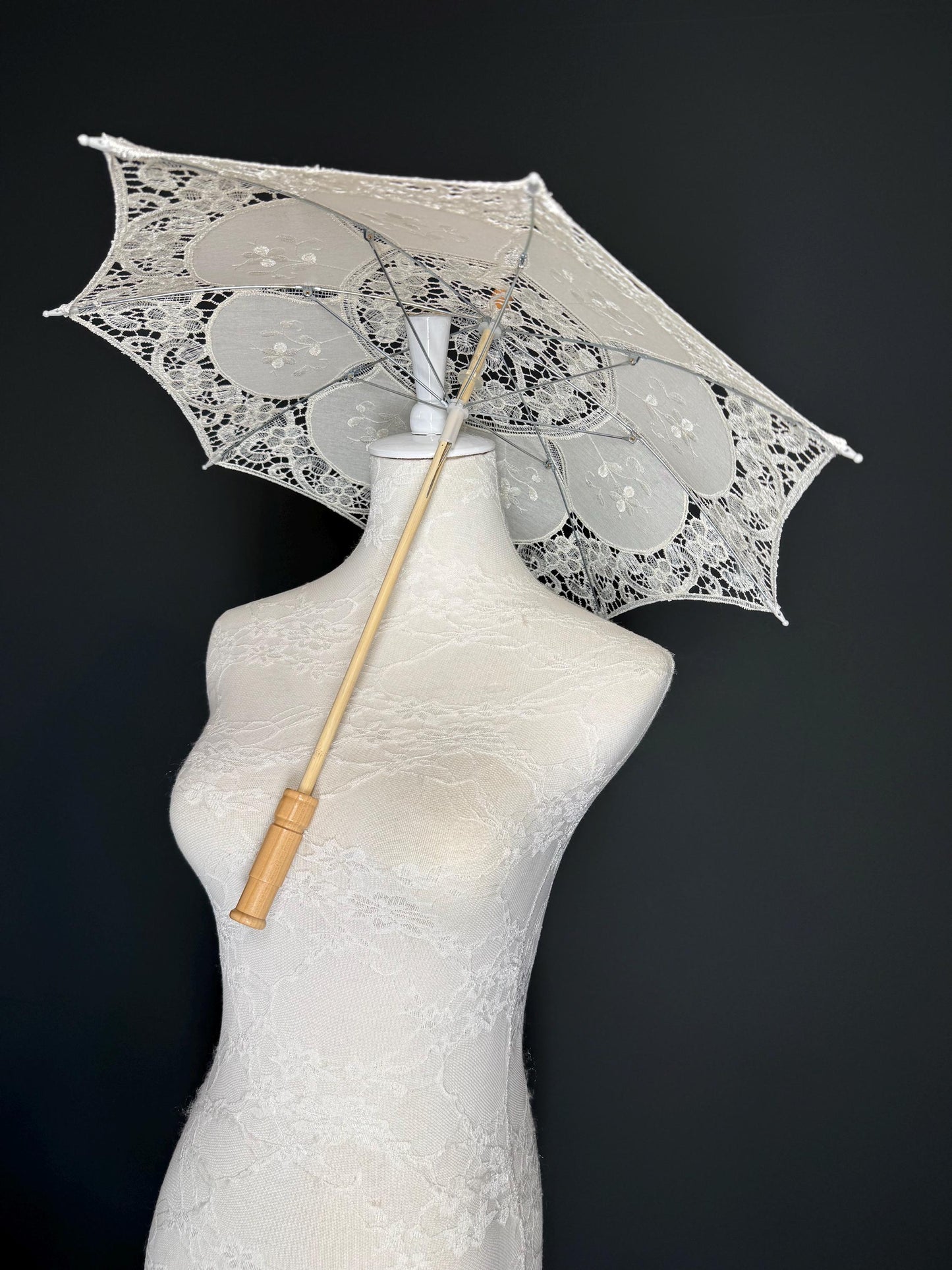 Ecru Beige Lace Umbrella: Vintage Style Wedding Sun Protection
