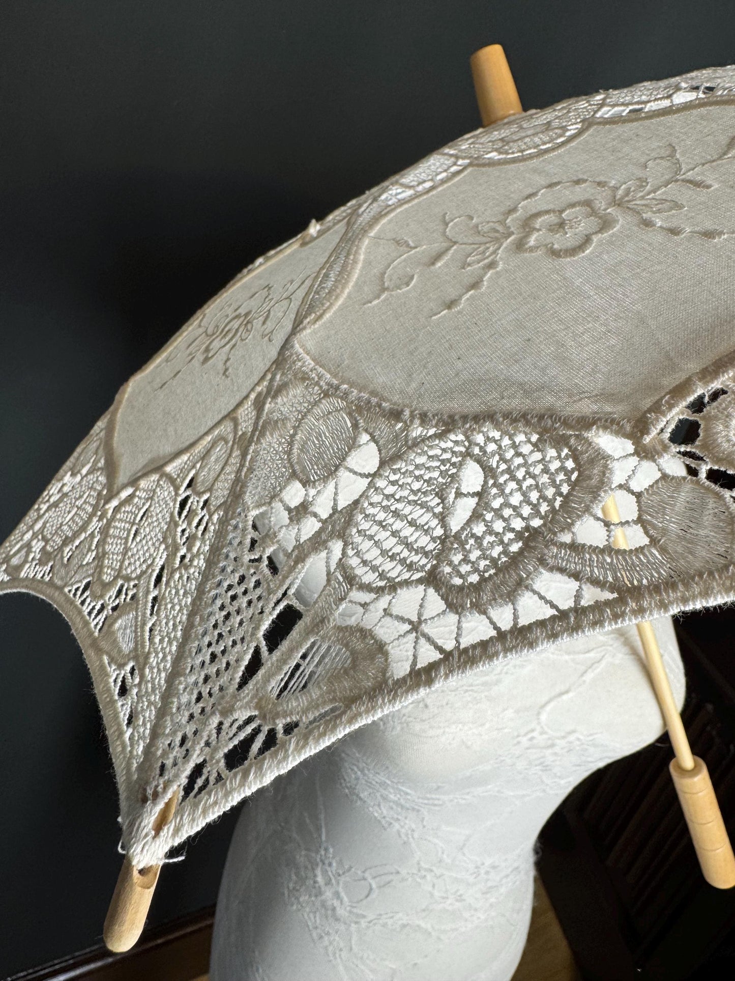 Ecru Beige Lace Umbrella: Vintage Style Wedding Sun Protection