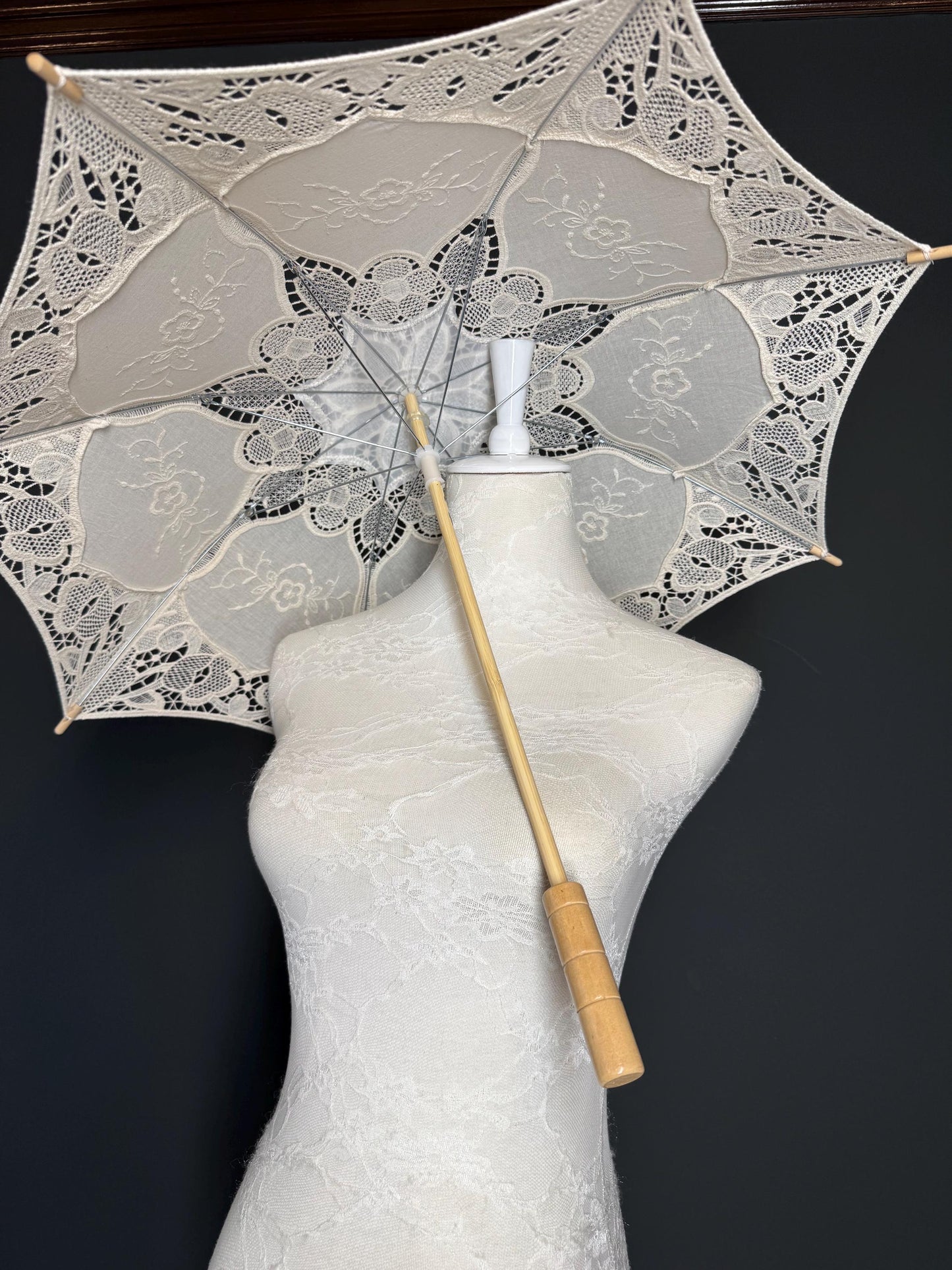 Ecru Beige Lace Umbrella: Vintage Style Wedding Sun Protection