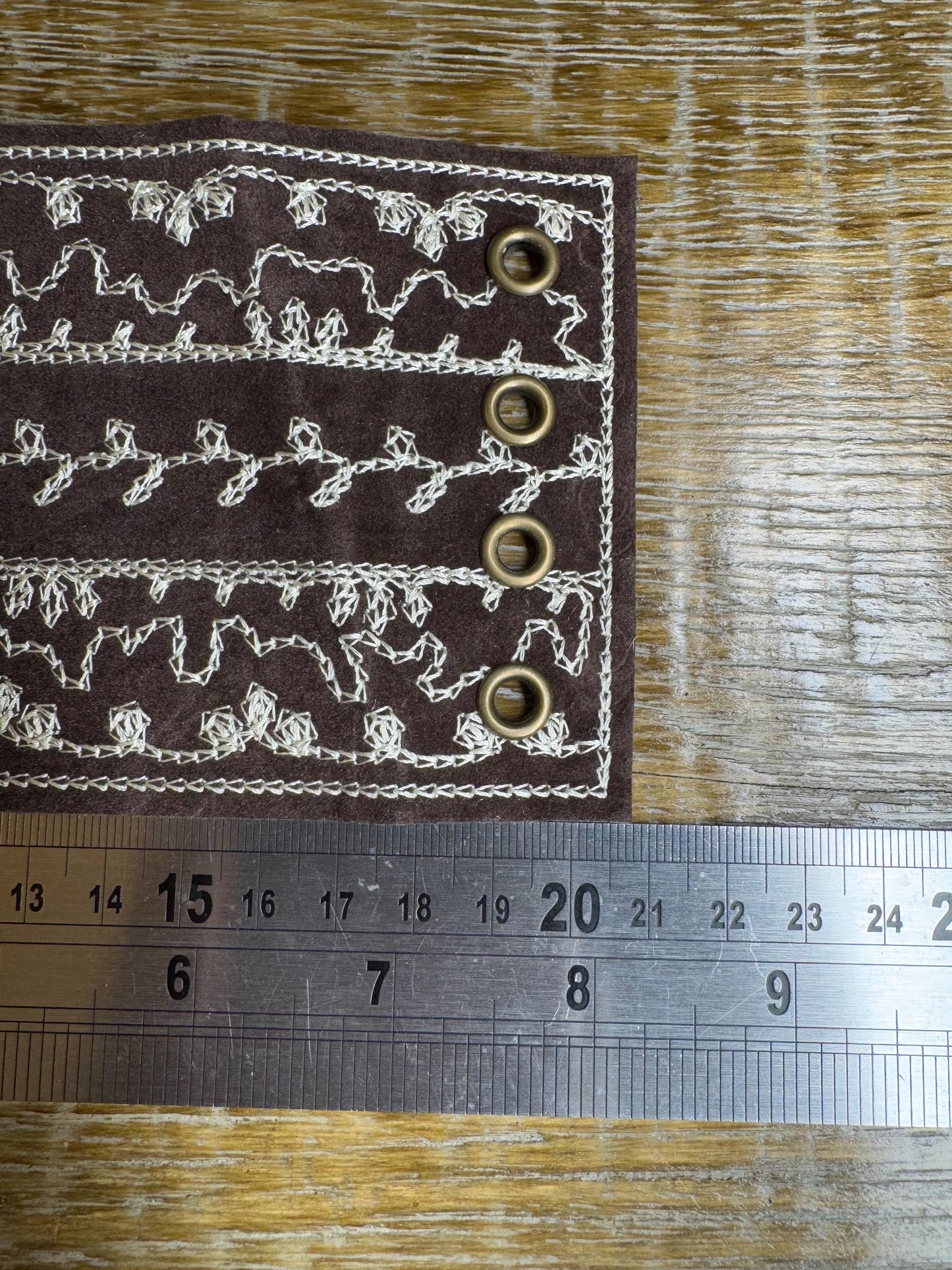 Appliqué, Stylish Trim, Vintage Style, Brown, Eegant, Easy to Sew, Sewing, Lace, Dresses, FAN Design, FAN Fashion