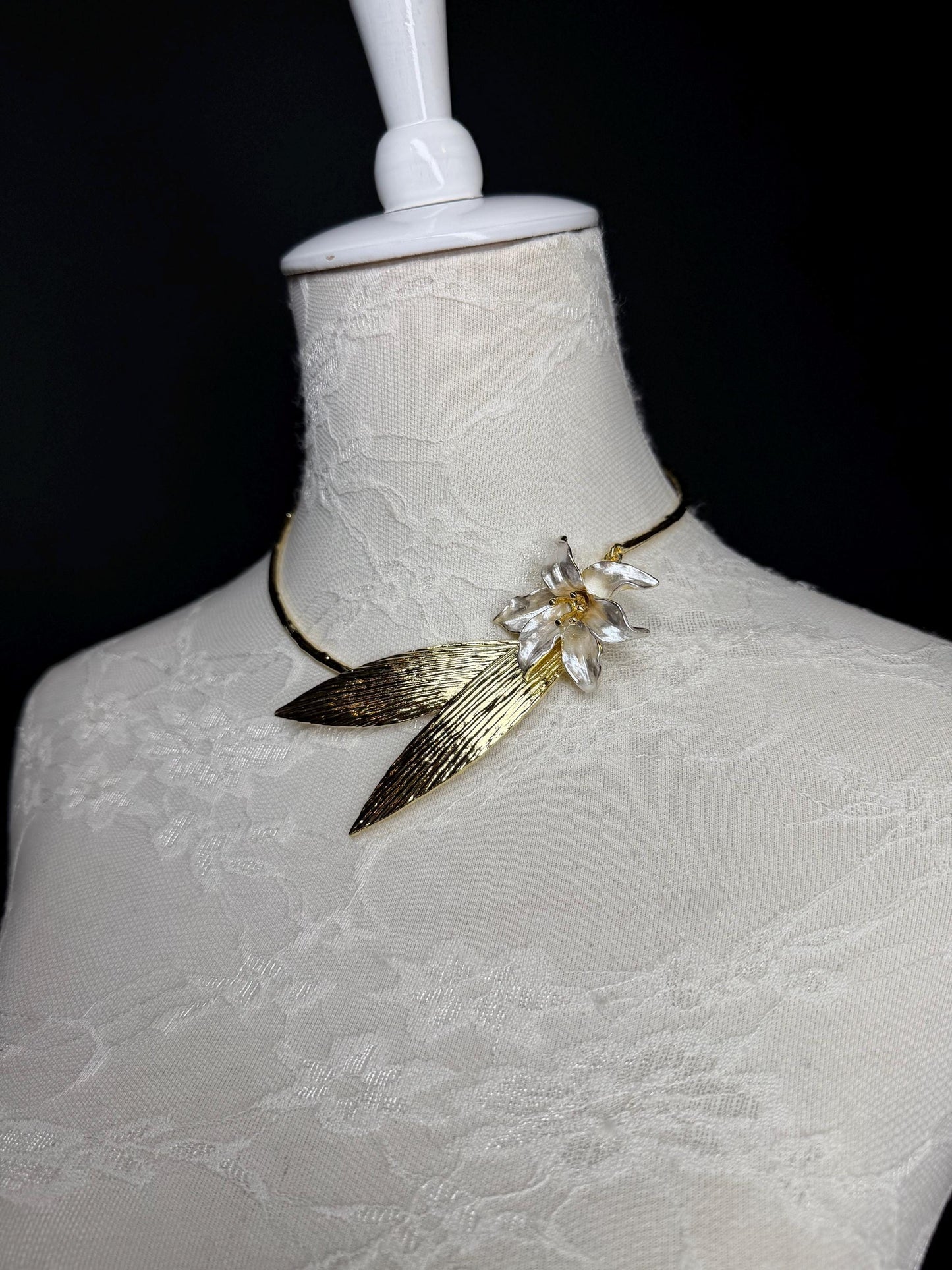 Handmade Floral Leaf Choker