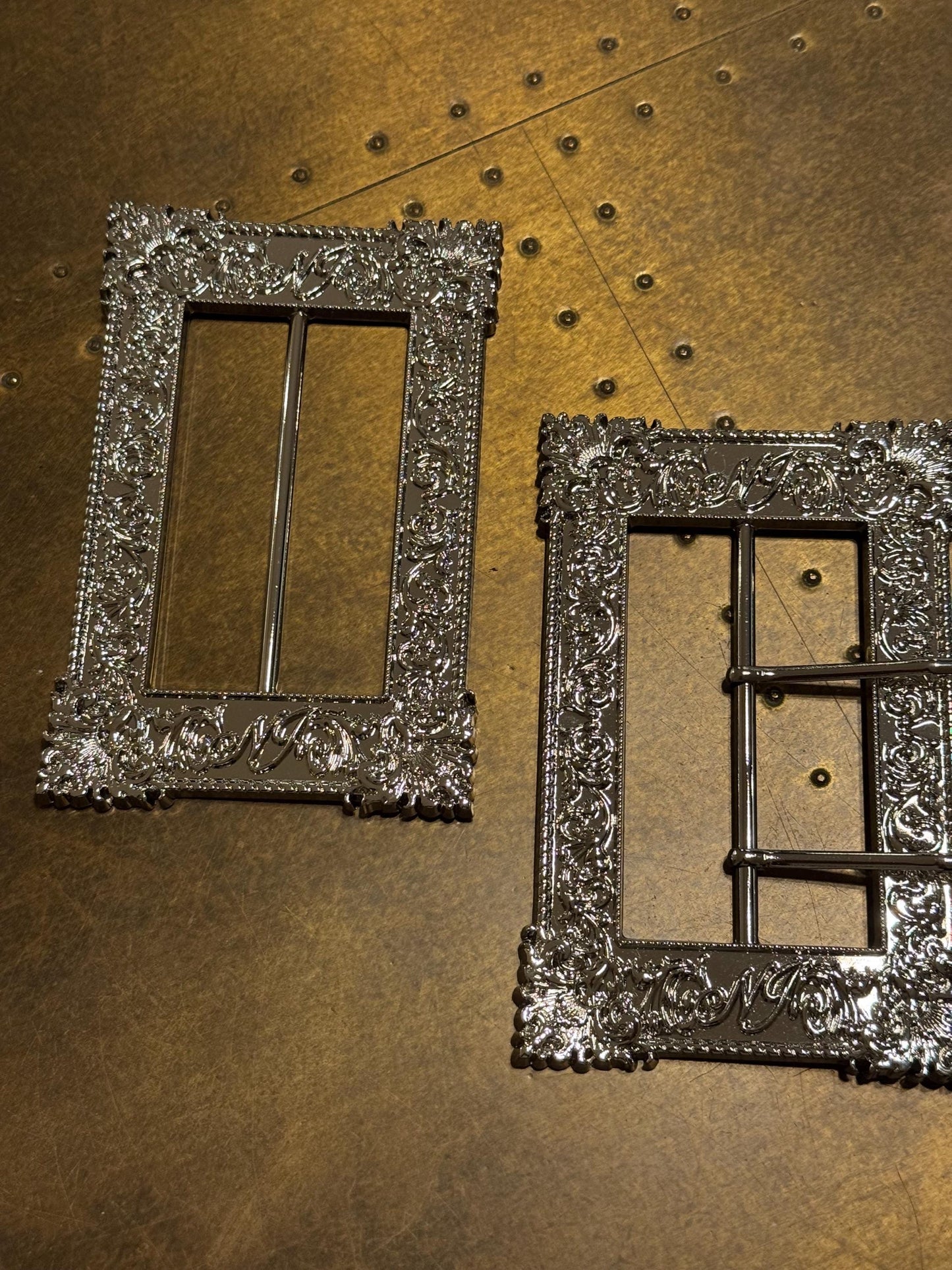 Exquisite Metal Buckle, Couture Costume Belt Buckle (14cm x 9cm)