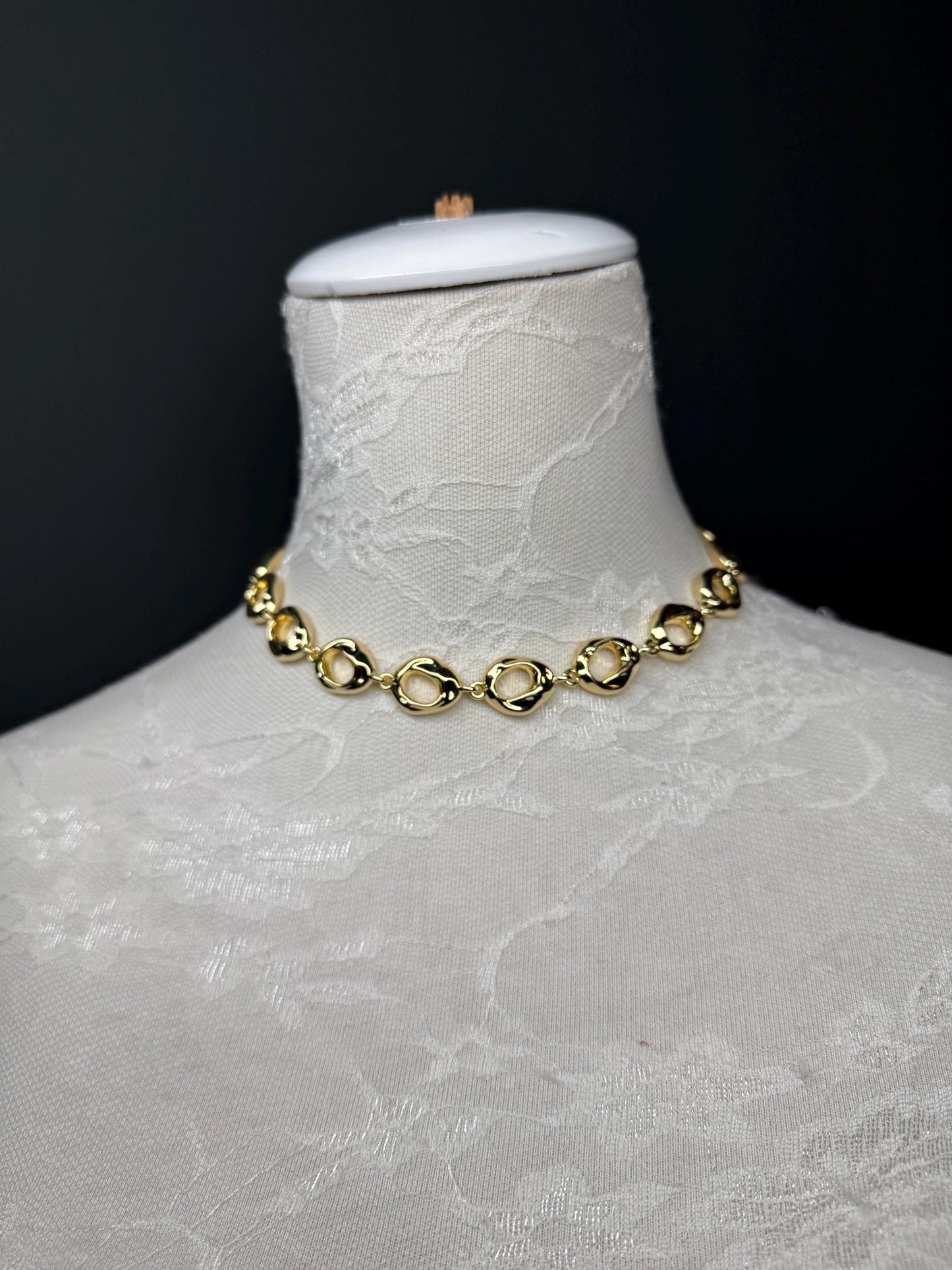 Hammered Ring Necklace: Elegant Gold Fashion Accessory
