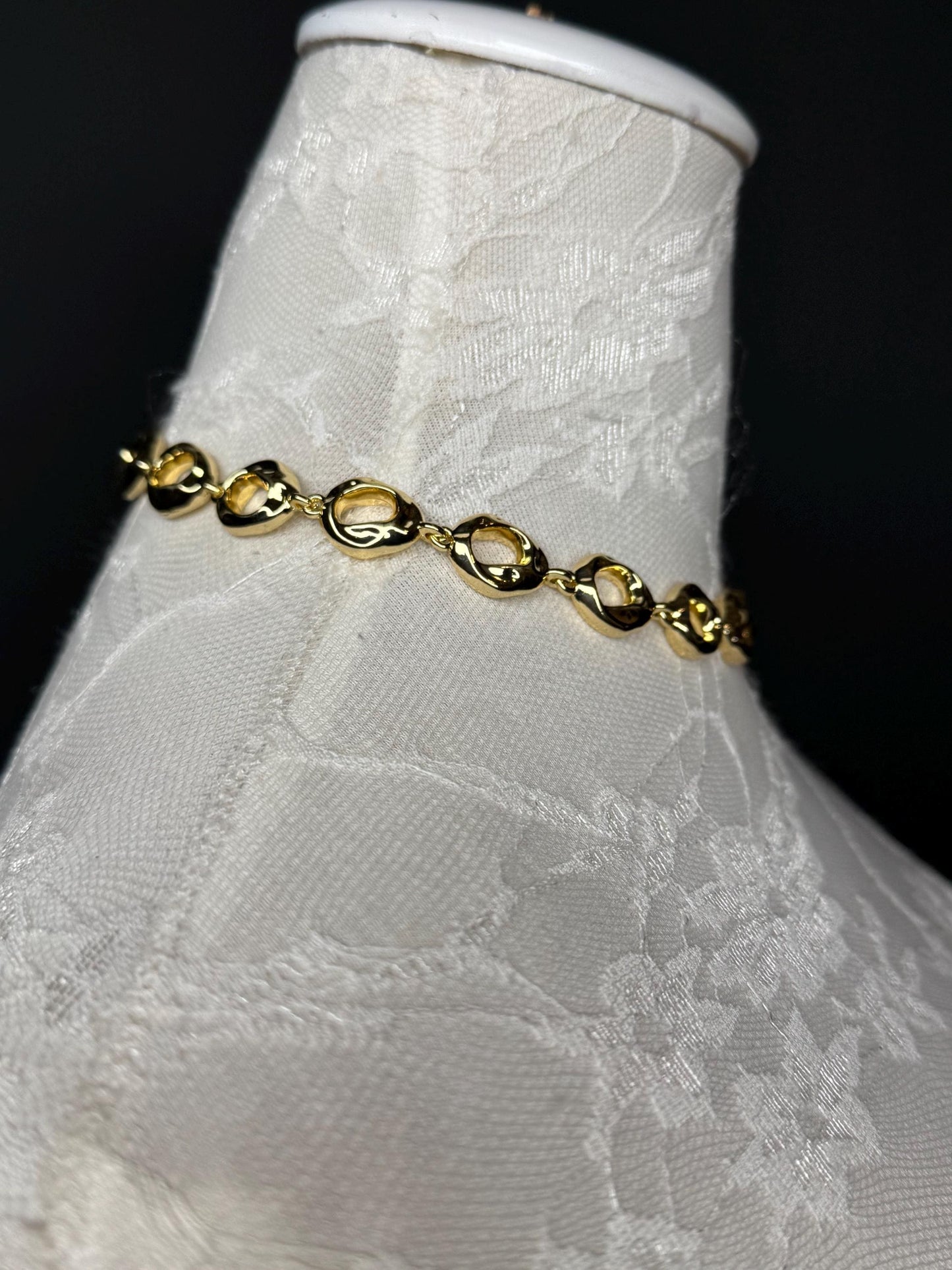 Hammered Ring Necklace: Elegant Gold Fashion Accessory