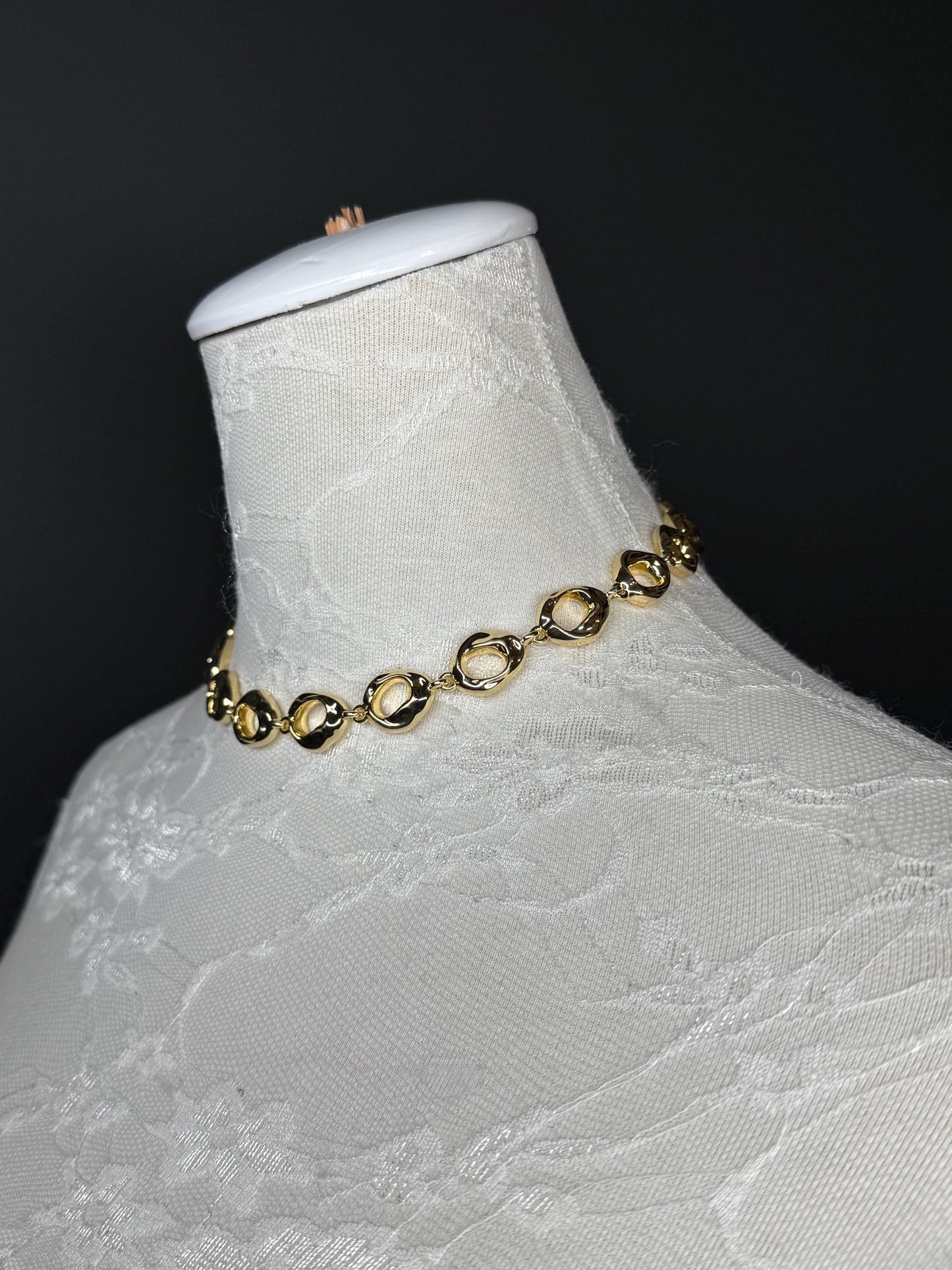 Hammered Ring Necklace: Elegant Gold Fashion Accessory