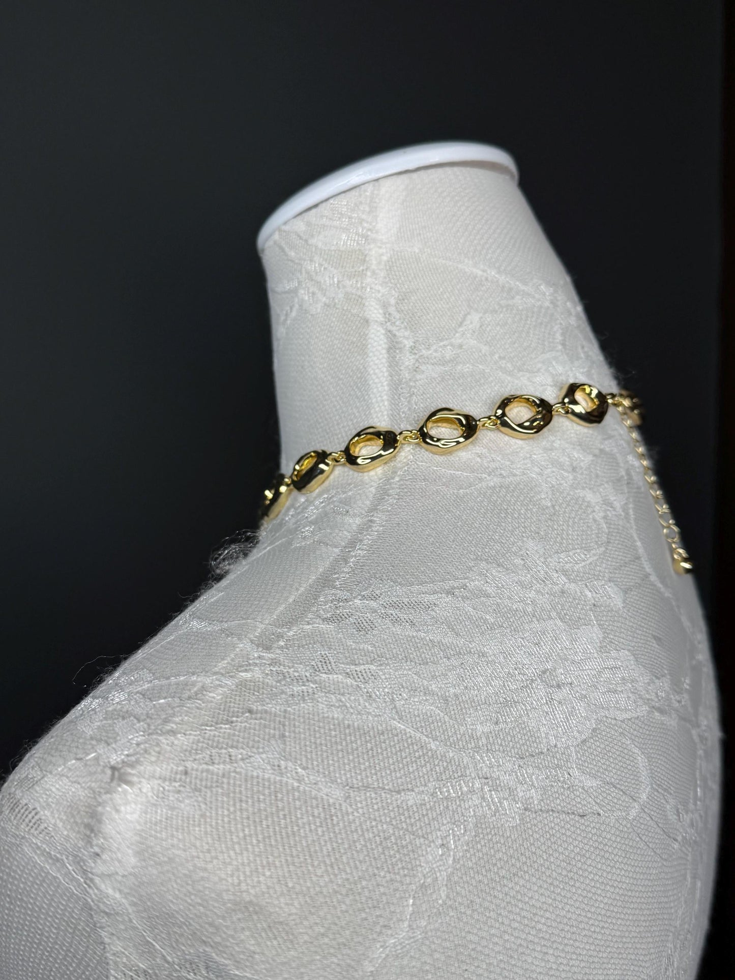 Hammered Ring Necklace: Elegant Gold Fashion Accessory