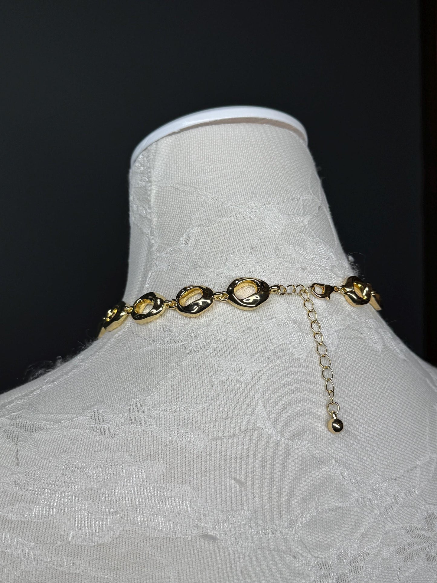 Hammered Ring Necklace: Elegant Gold Fashion Accessory