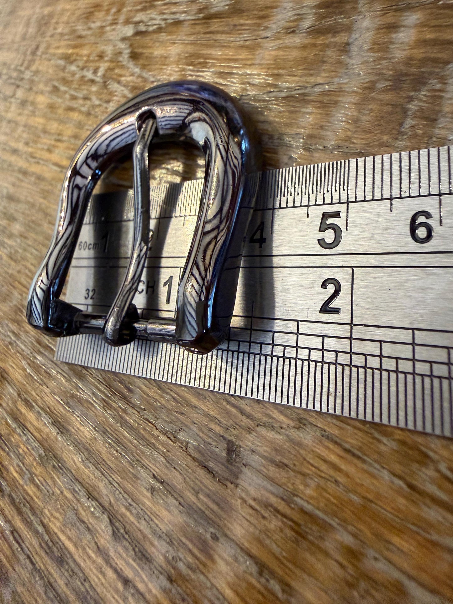 Metal Belt Buckle with Prong, Shiny Gunmetal Finish (40mm Outer, 25mm Bar)