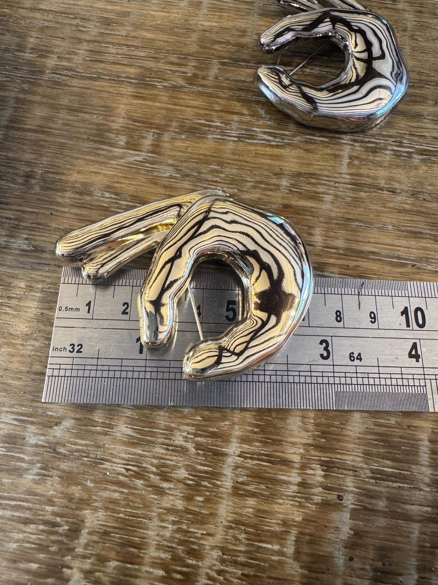 3” Brooch, Solid Metal Hand Brooch, Fashionable Brooch, Unique, 7cm x 5.5cm Brooch, Pin on Brooch, Brooch, High Quality Metal, Silver, Gold