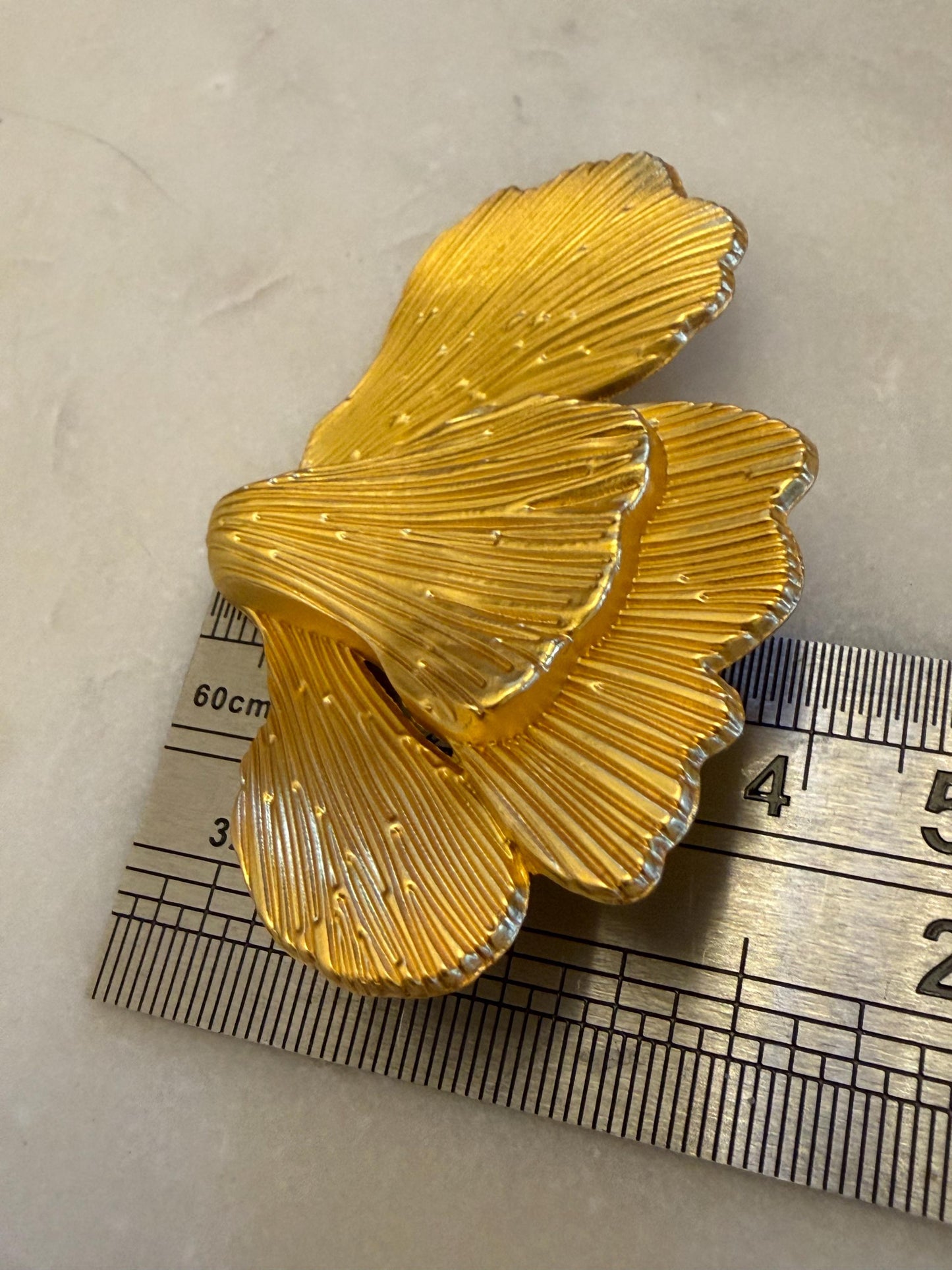 Brooch, Pin on Gold, 5.5cm x 4cm