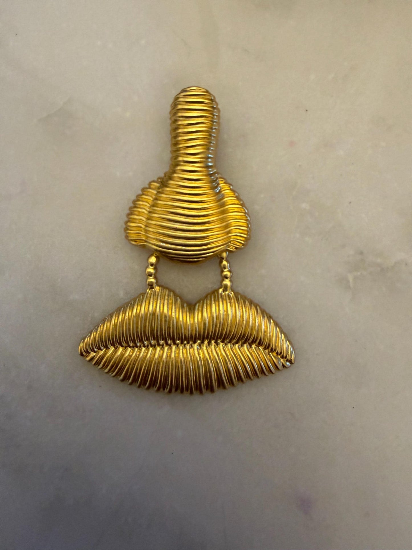 Brooch, Pin on Gold, 6.5cm x 4.5cm