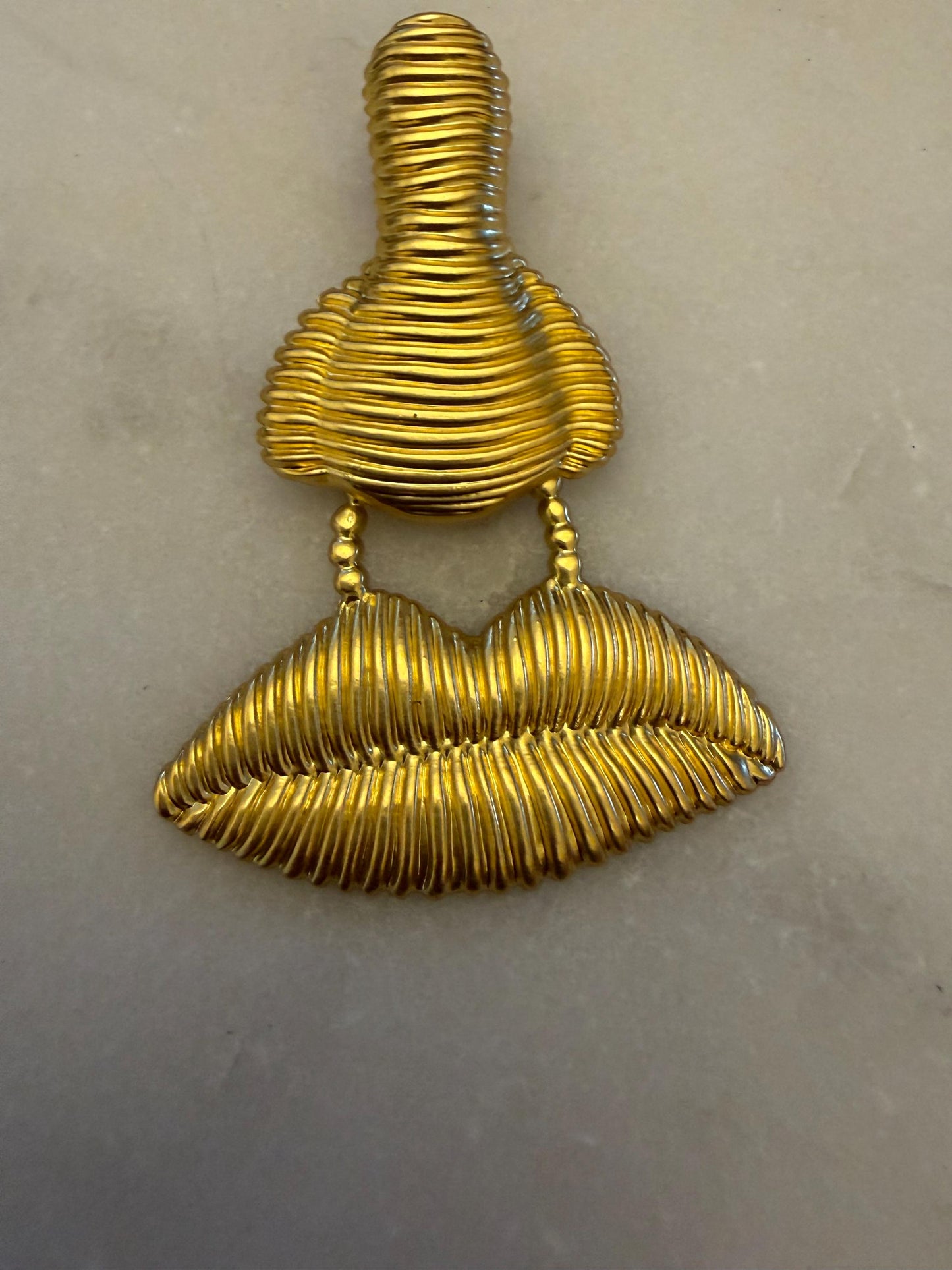 Brooch, Pin on Gold, 6.5cm x 4.5cm
