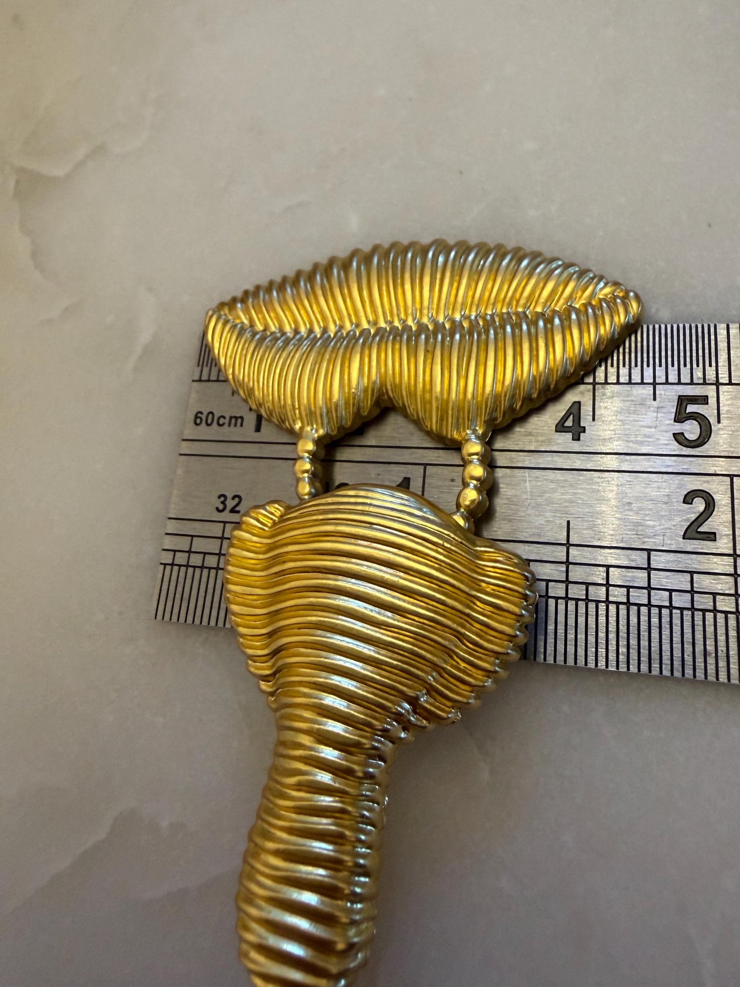 Brooch, Pin on Gold, 6.5cm x 4.5cm