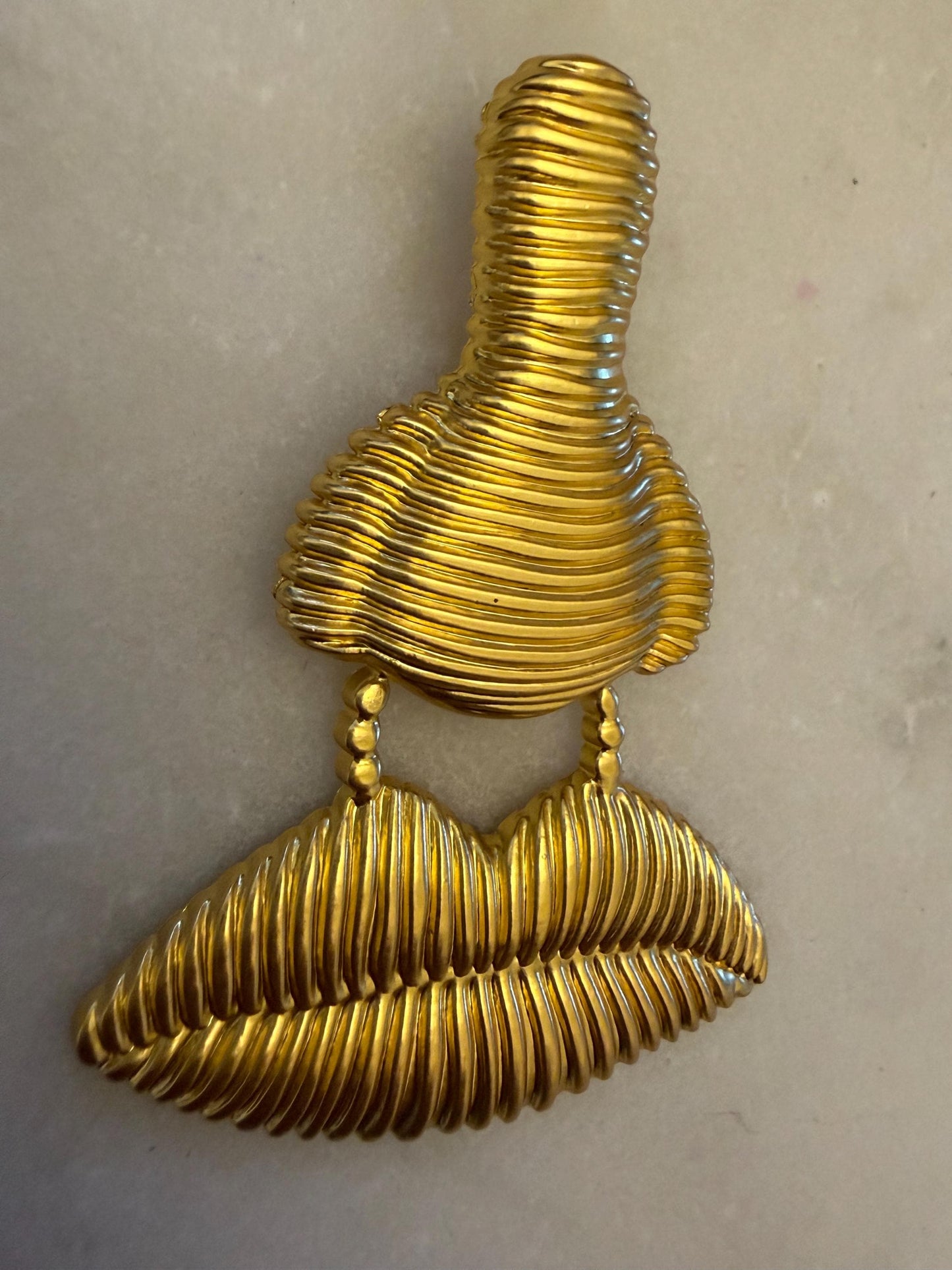 Brooch, Pin on Gold, 6.5cm x 4.5cm