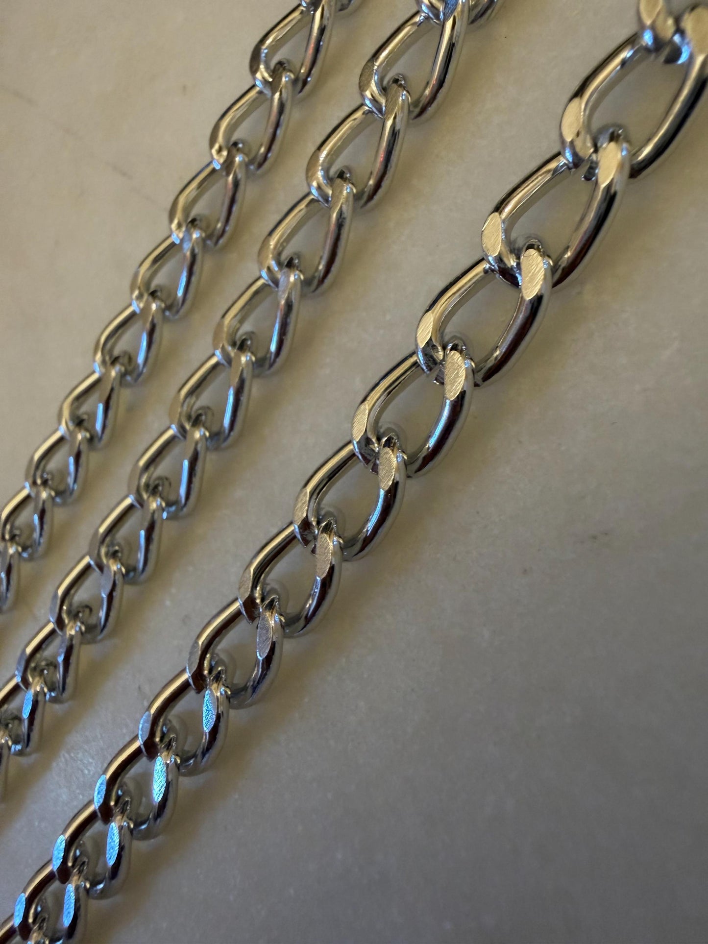 Metal Chain, 1cm x 0.8cm Links, Light Weight Chain, Aluminium Chain, Shiny Silver, Crafts, Decor,