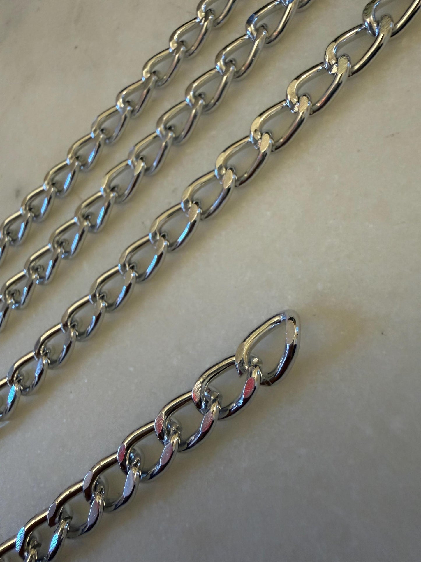 Metal Chain, 1cm x 0.8cm Links, Light Weight Chain, Aluminium Chain, Shiny Silver, Crafts, Decor,