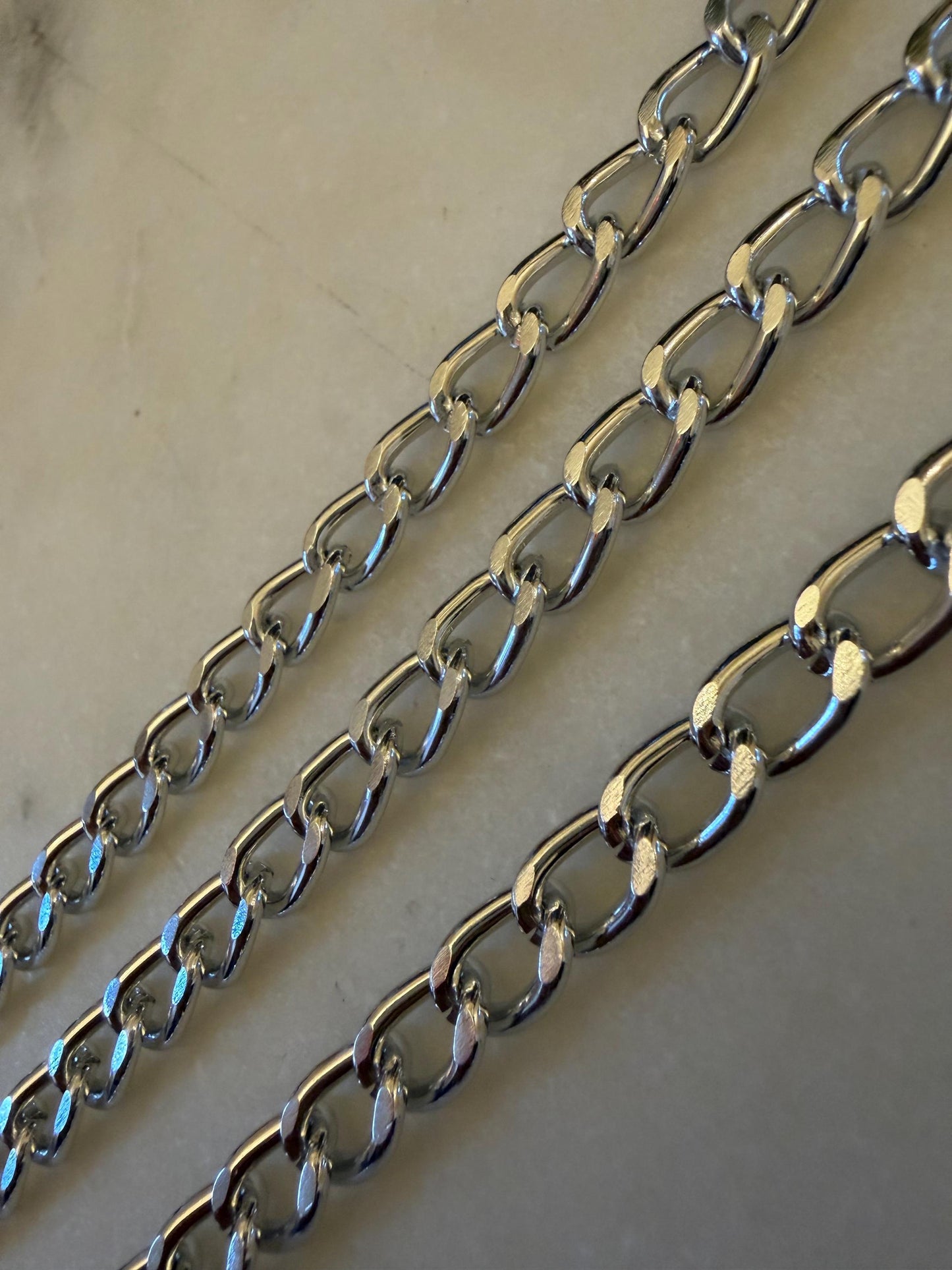 Metal Chain, 1cm x 0.8cm Links, Light Weight Chain, Aluminium Chain, Shiny Silver, Crafts, Decor,