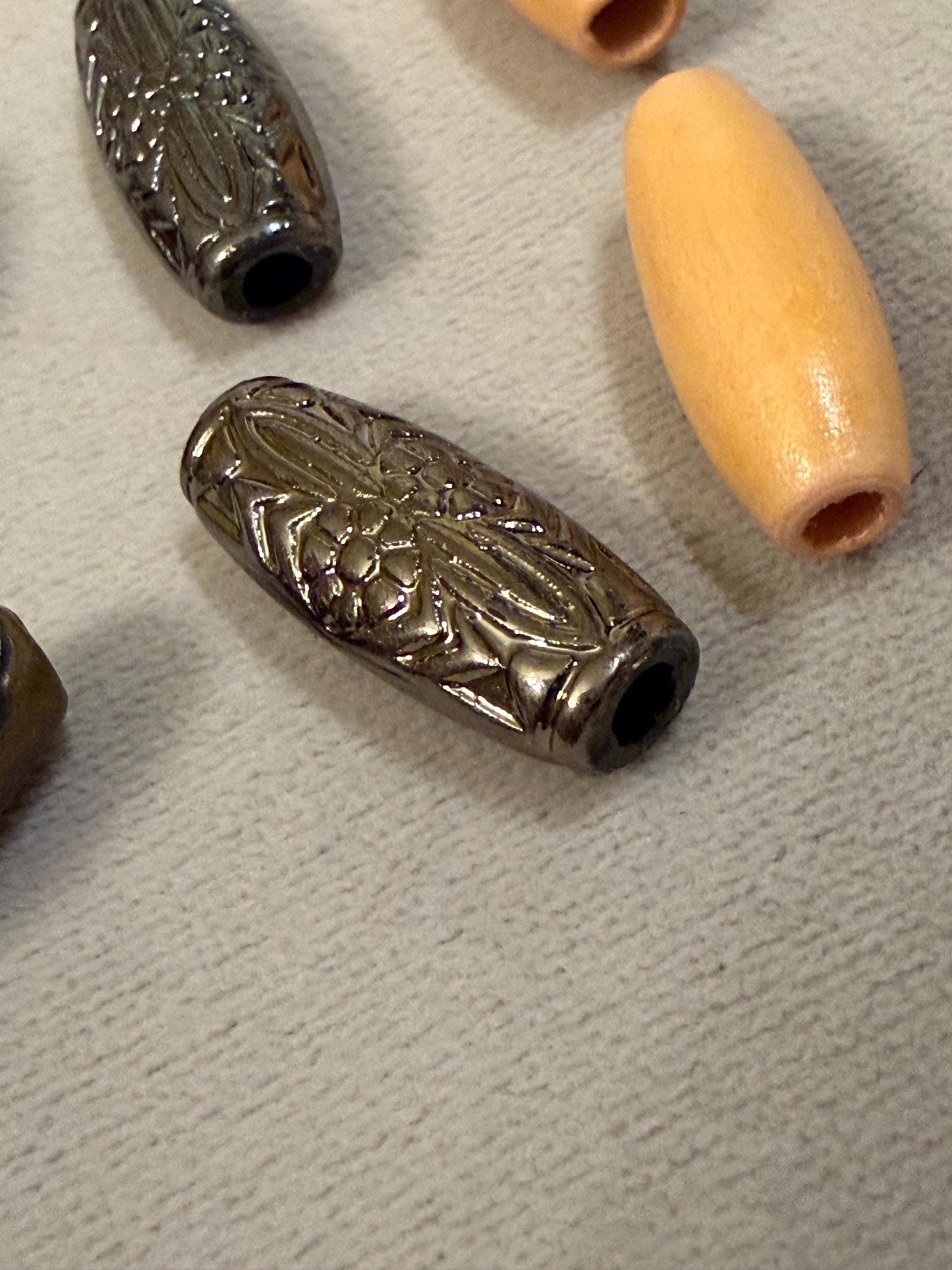 4x Beads, Antique Brass, Gunmetal, Silver, Patterened Bead, Cord End, Tube Bead, Crafts, Clothing