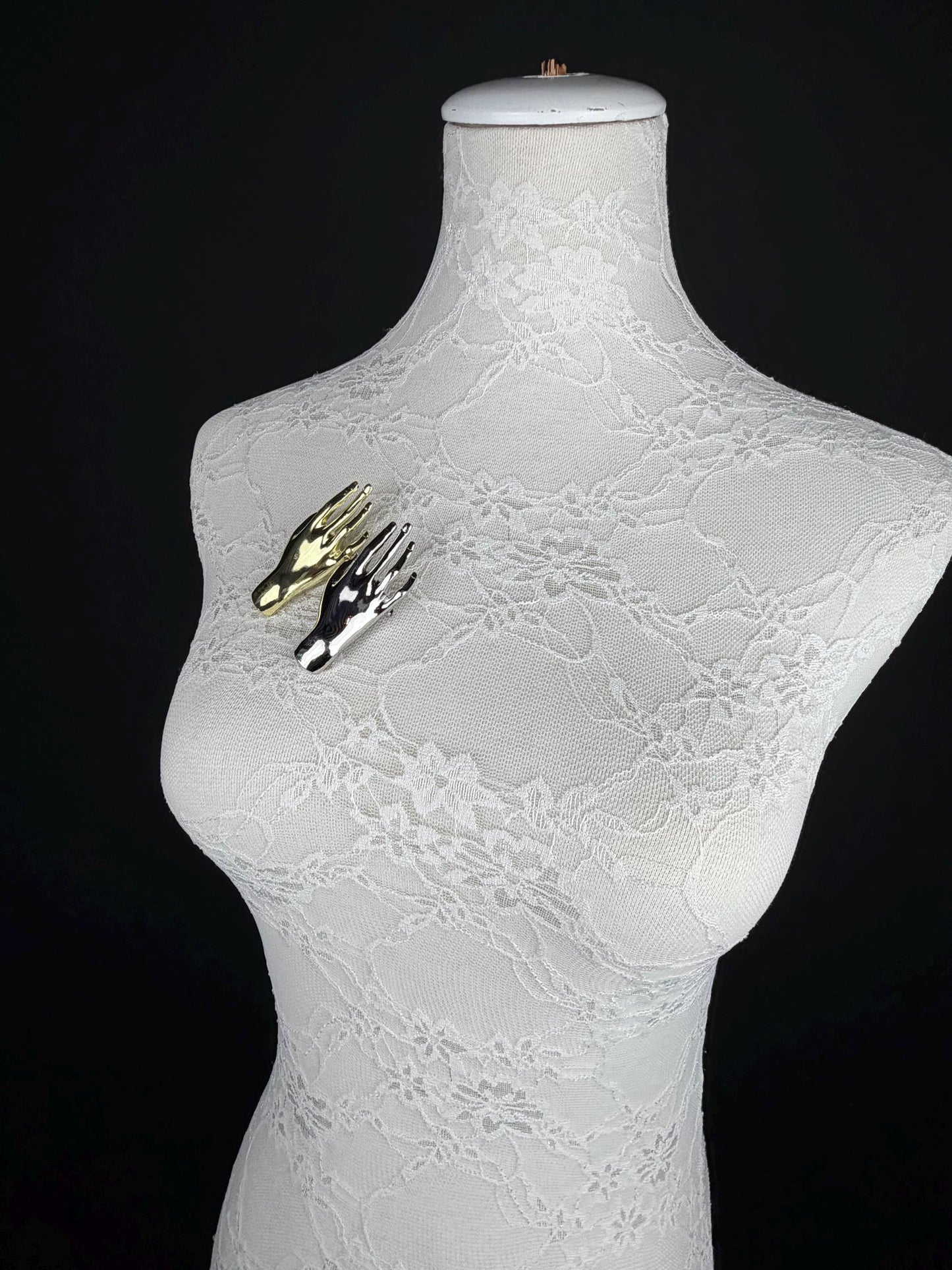 2 1/4” 6.5cm Hand Brooch Pin, Silver Gold