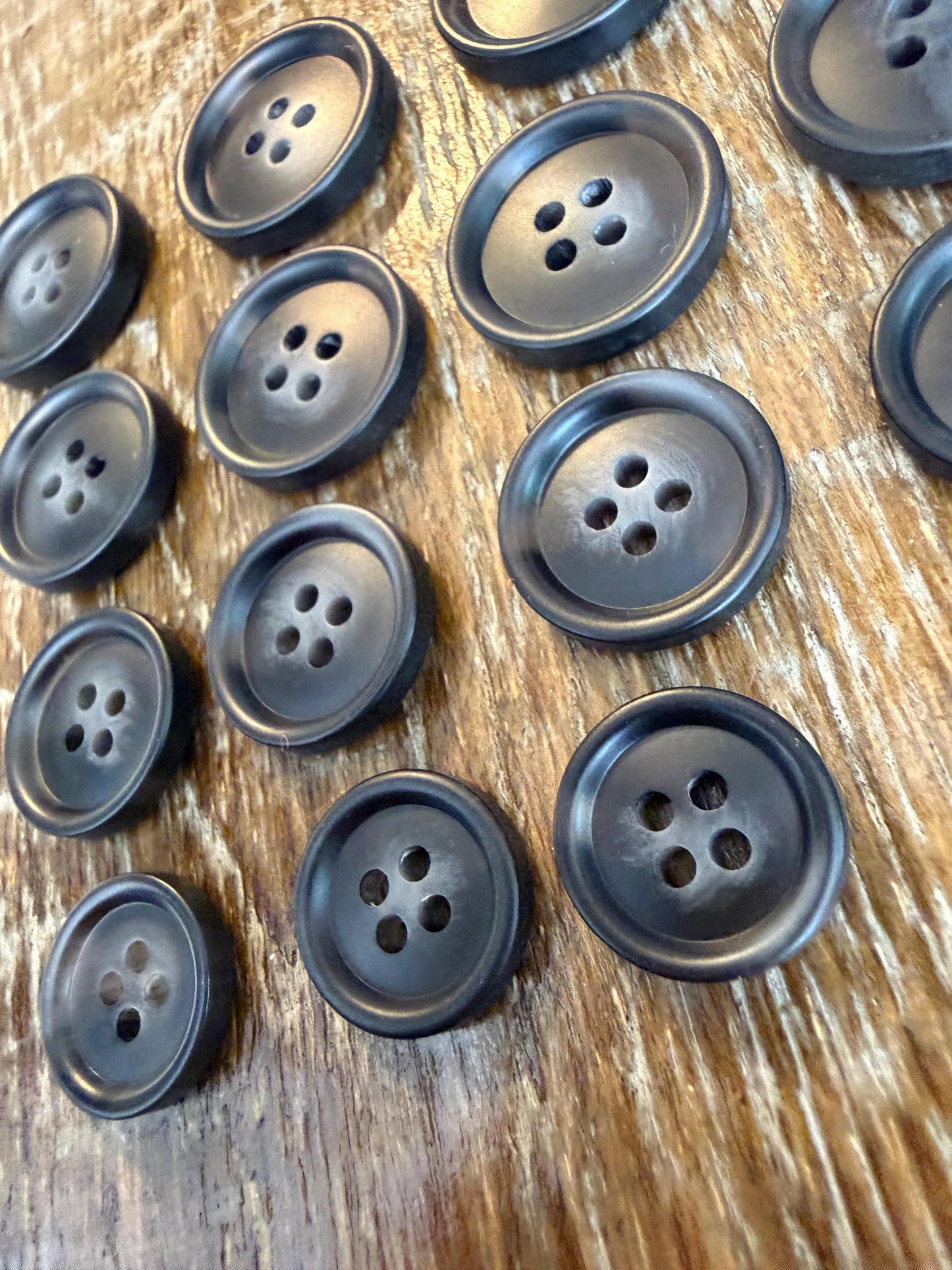 6 pcs Buttons, Black Mottle Design Buttons, 4 Sizes