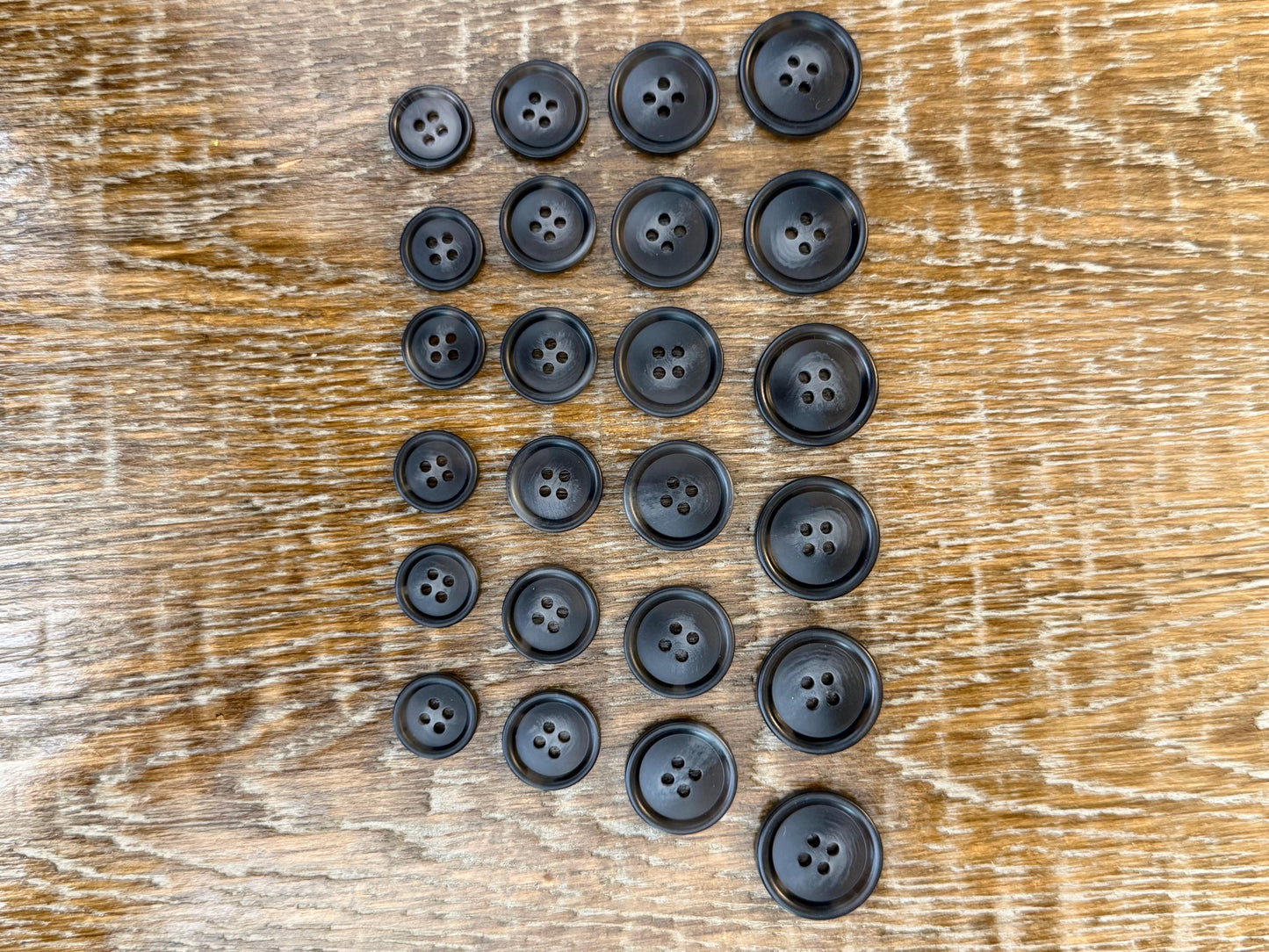 6 pcs Buttons, Black Mottle Design Buttons, 4 Sizes