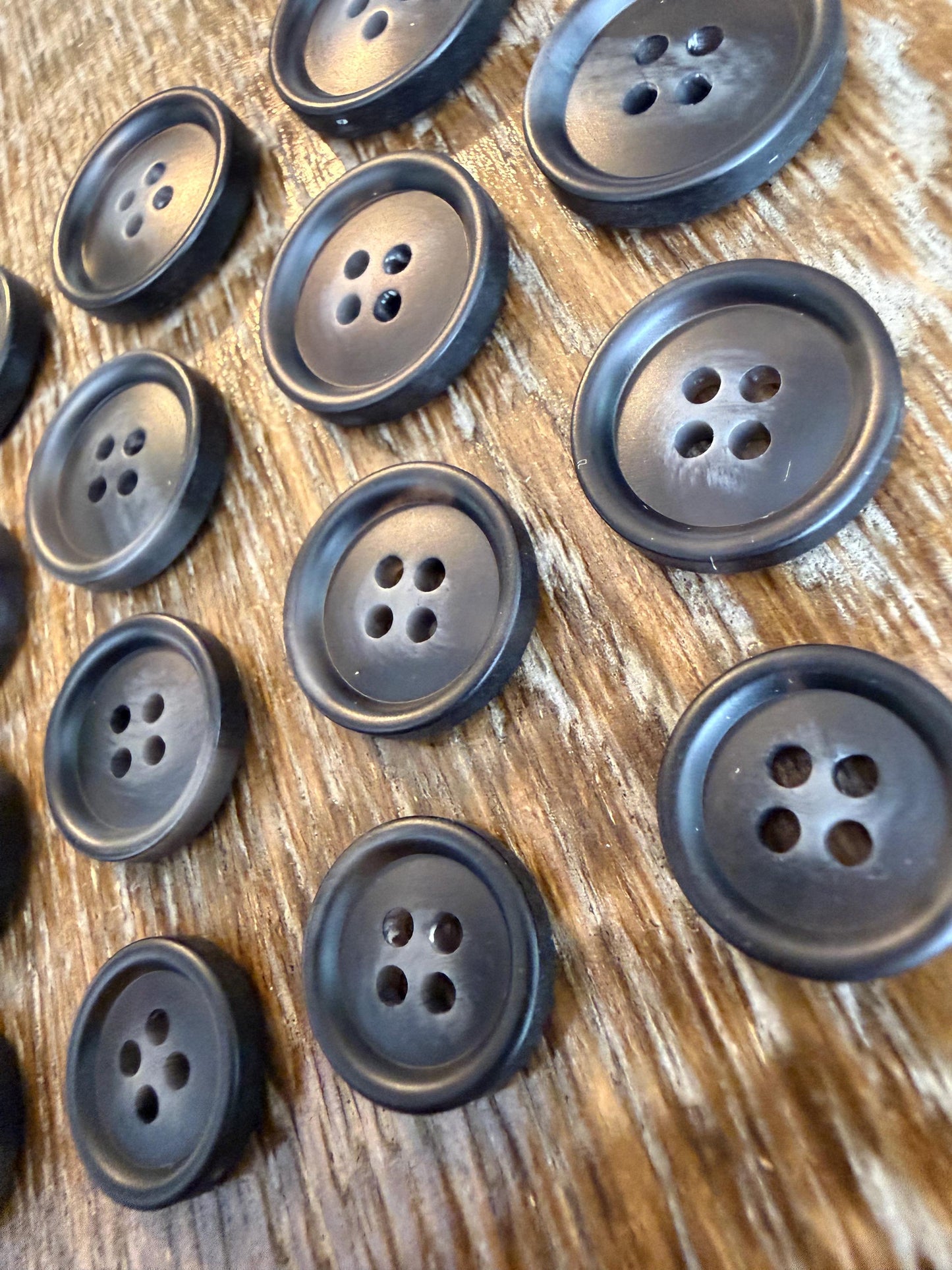 6 pcs Buttons, Black Mottle Design Buttons, 4 Sizes