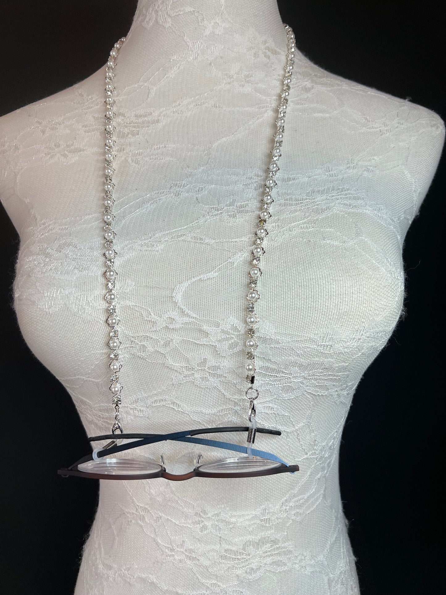 Handmade Rhinestone and Pearl Glasses Spectacles Chain