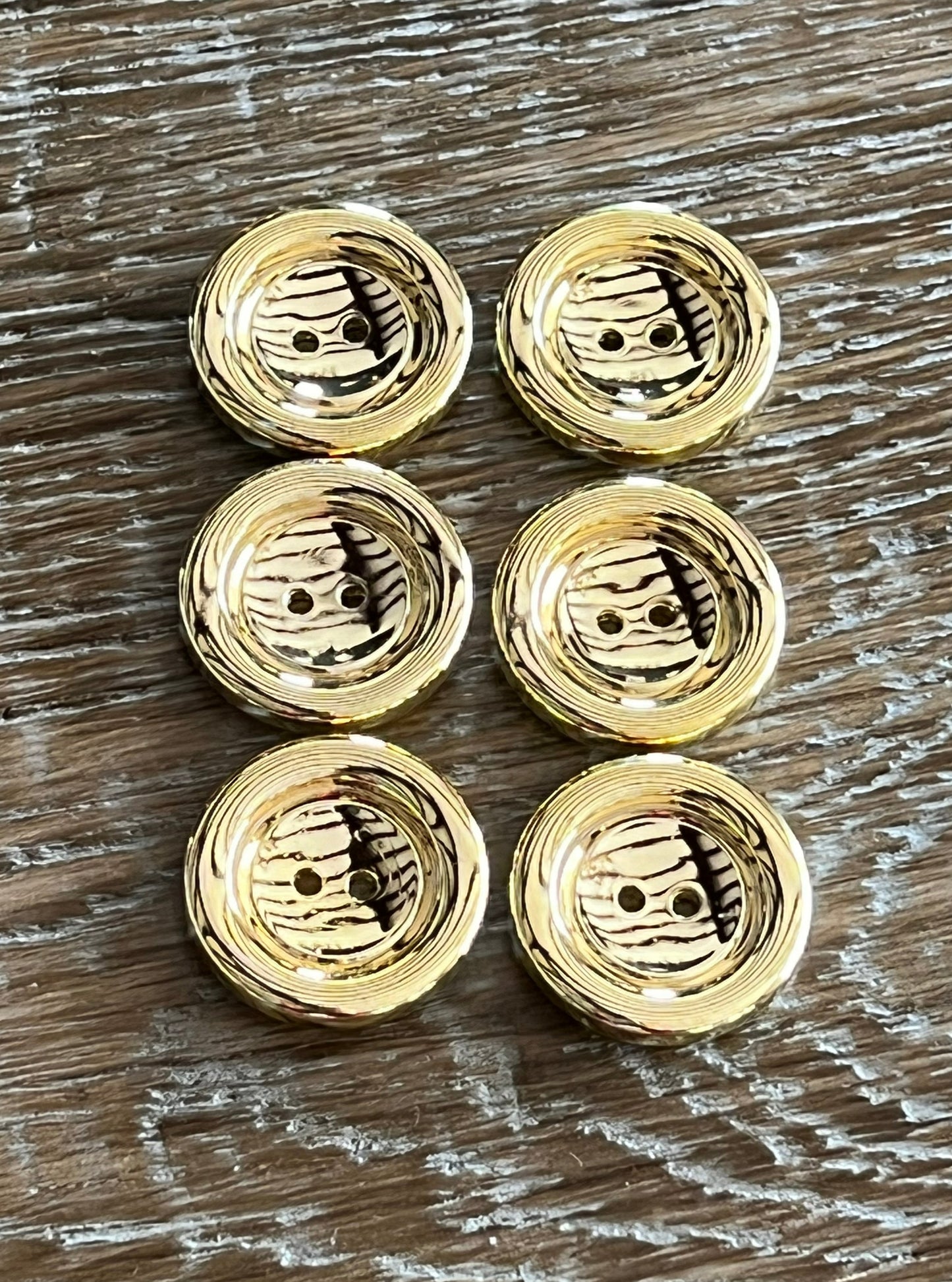 25mm Gold Button (40L)